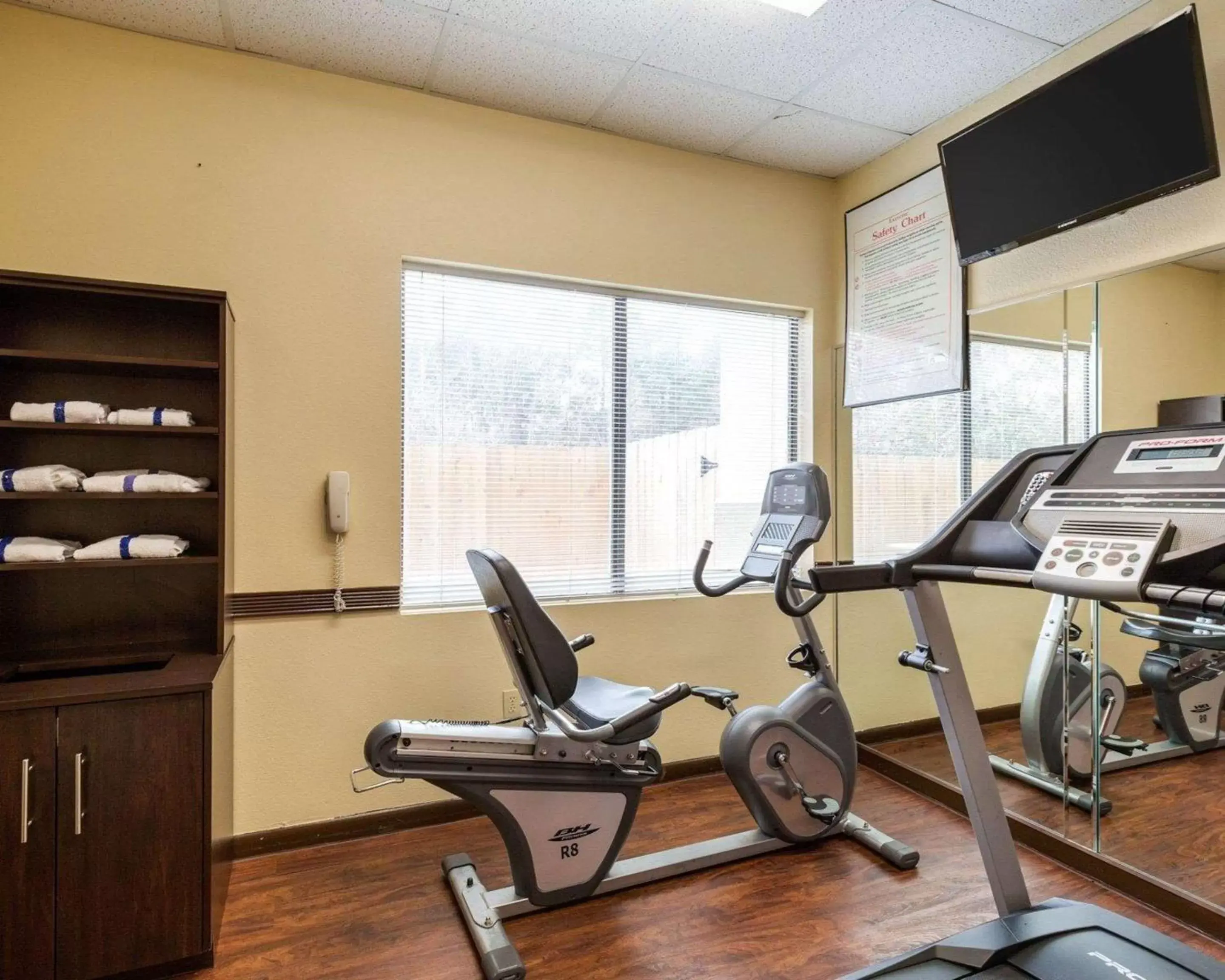 Fitness centre/facilities, Fitness Center/Facilities in Comfort Suites Bush Intercontinental Airport