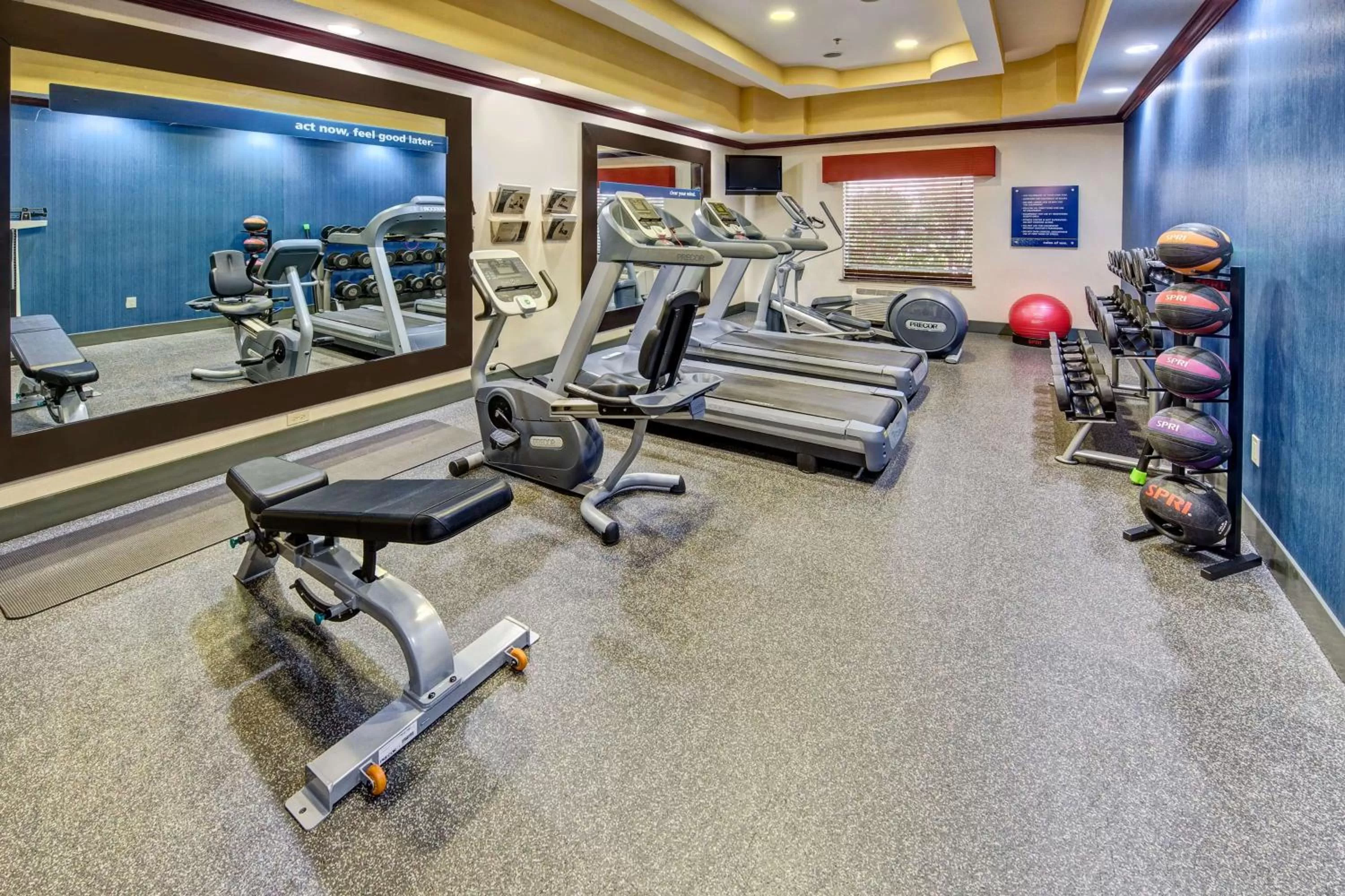 Fitness centre/facilities in Hampton Inn & Suites Corsicana