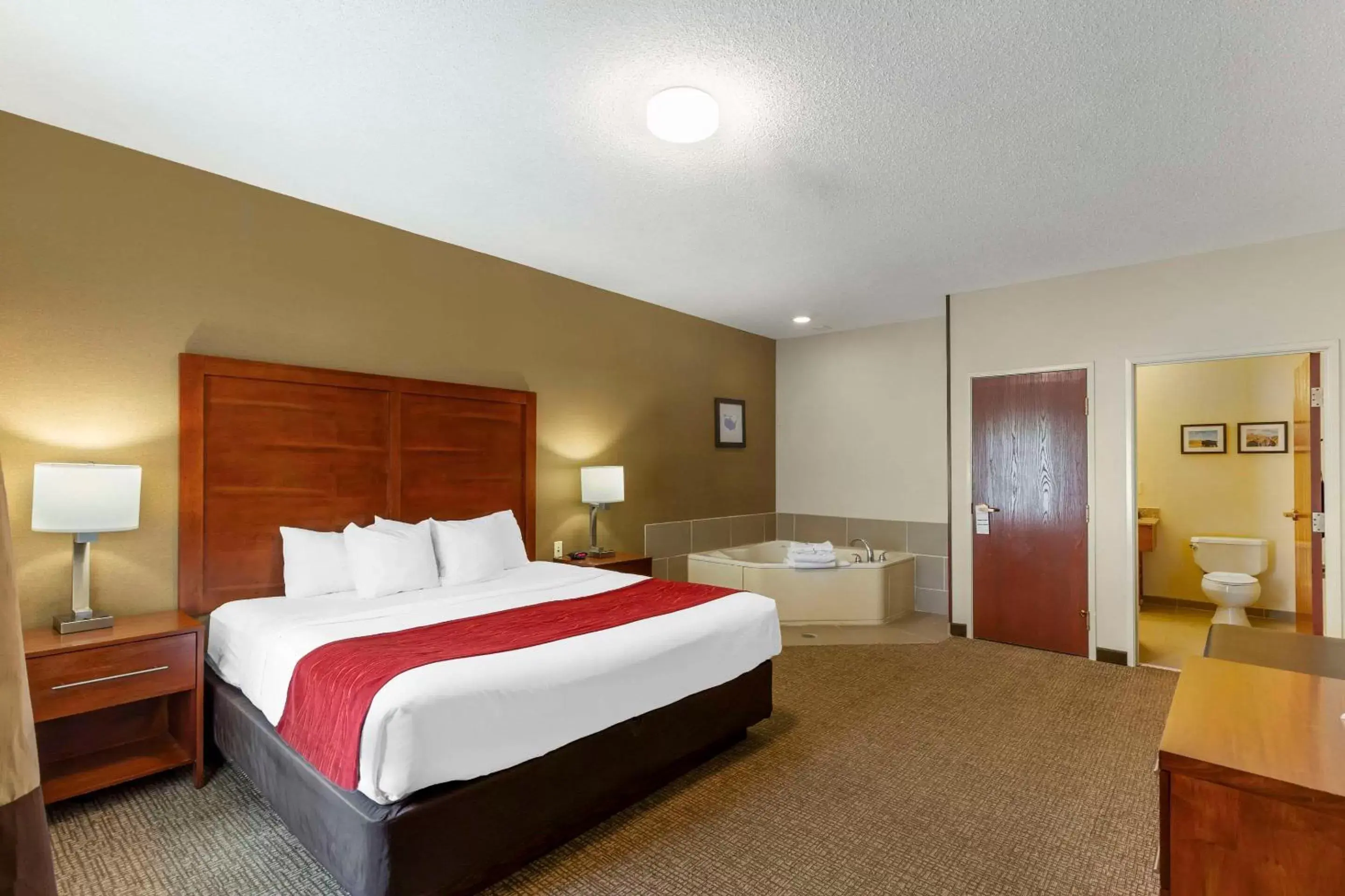 Bedroom, Bed in Comfort Inn & Suites Rapid City