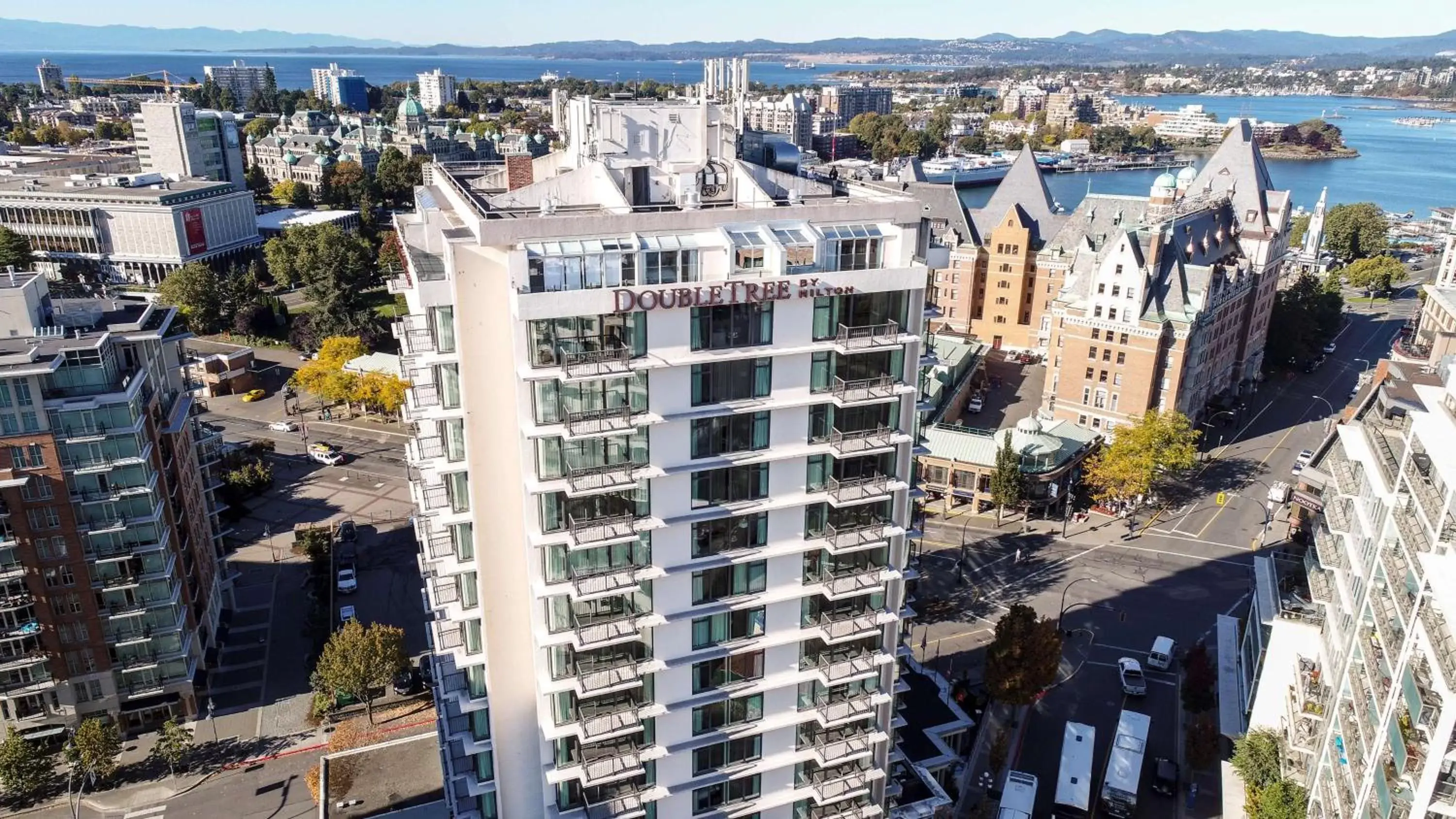 Property building, Bird's-eye View in DoubleTree by Hilton Hotel & Suites Victoria