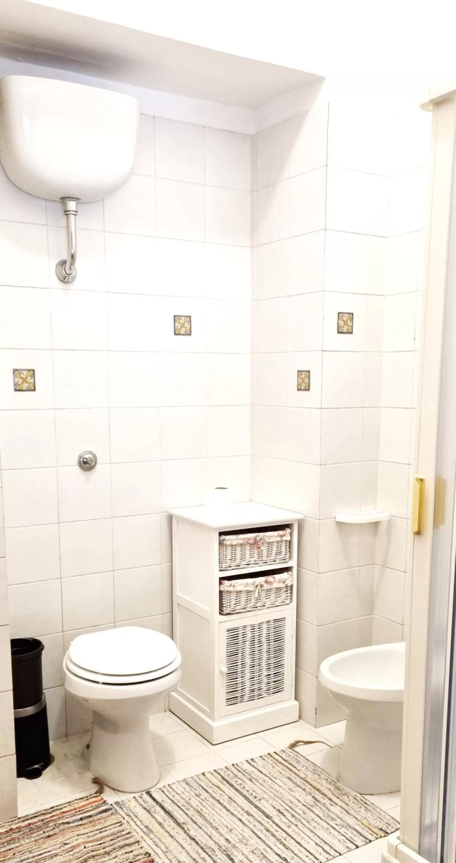 Toilet, Bathroom in The Queen