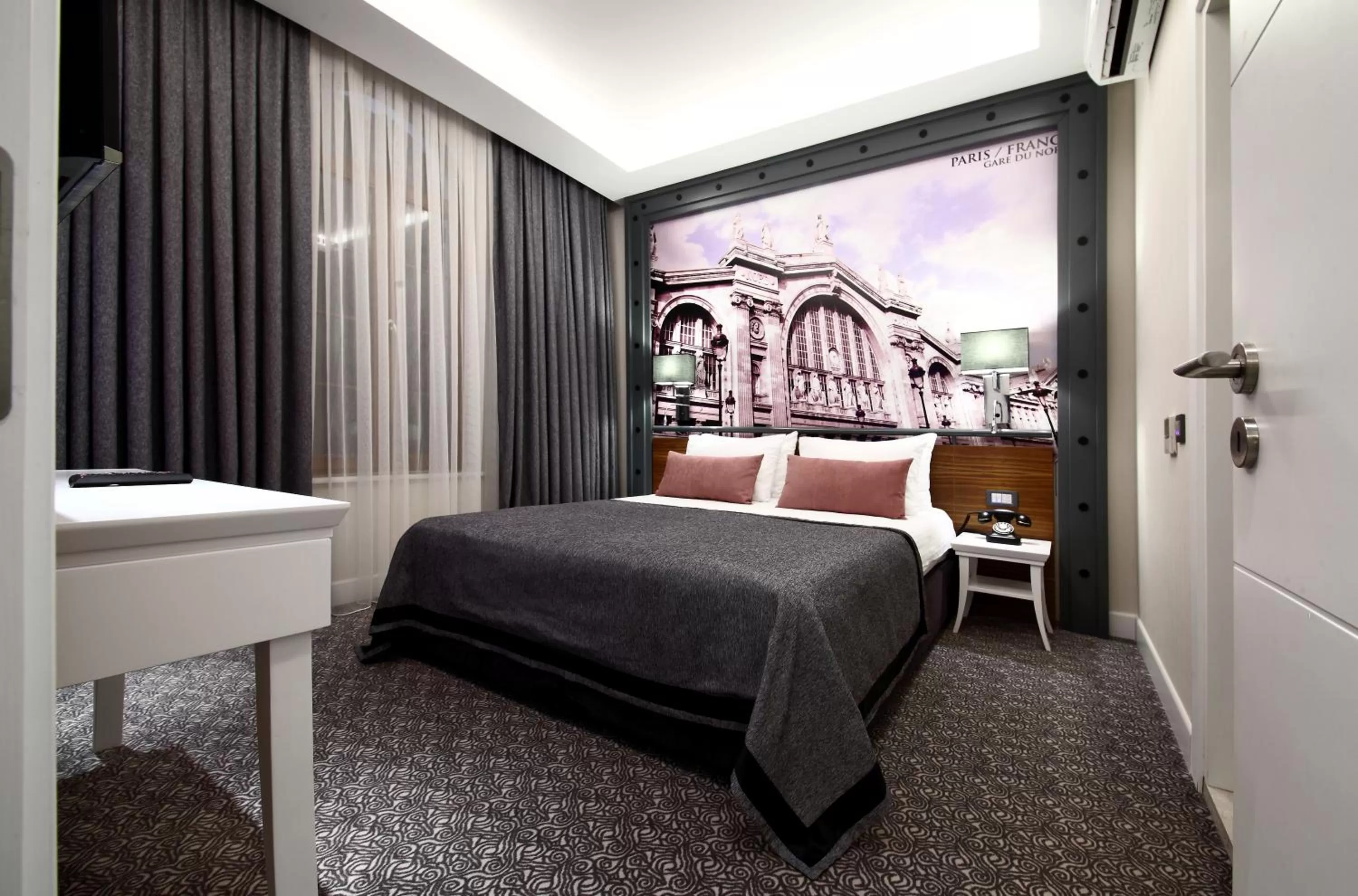 Bed in Montania Special Class Hotel