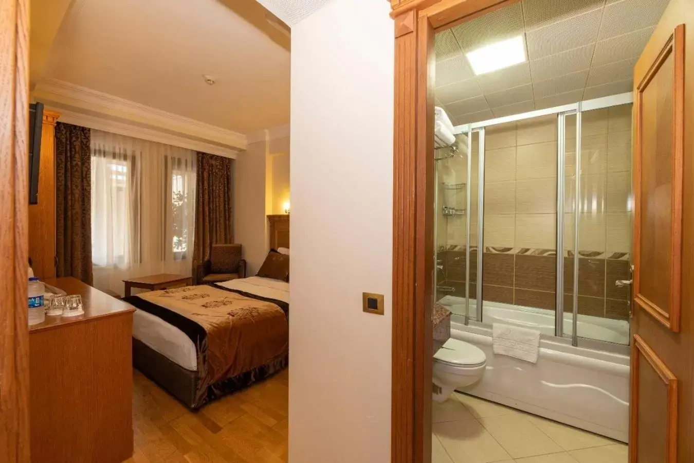 Shower, Bathroom in The Byzantium Suites Hotel & Spa