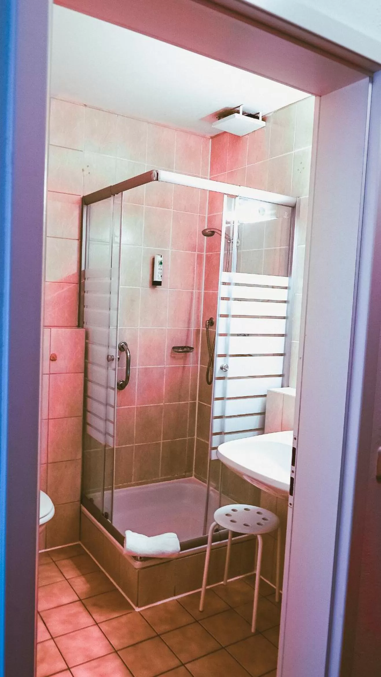 Shower in Hotel Büchner Garni