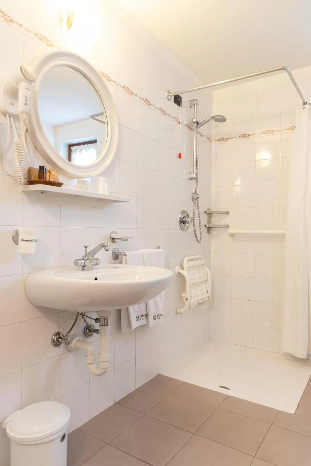 Shower in Olimpia Hotel