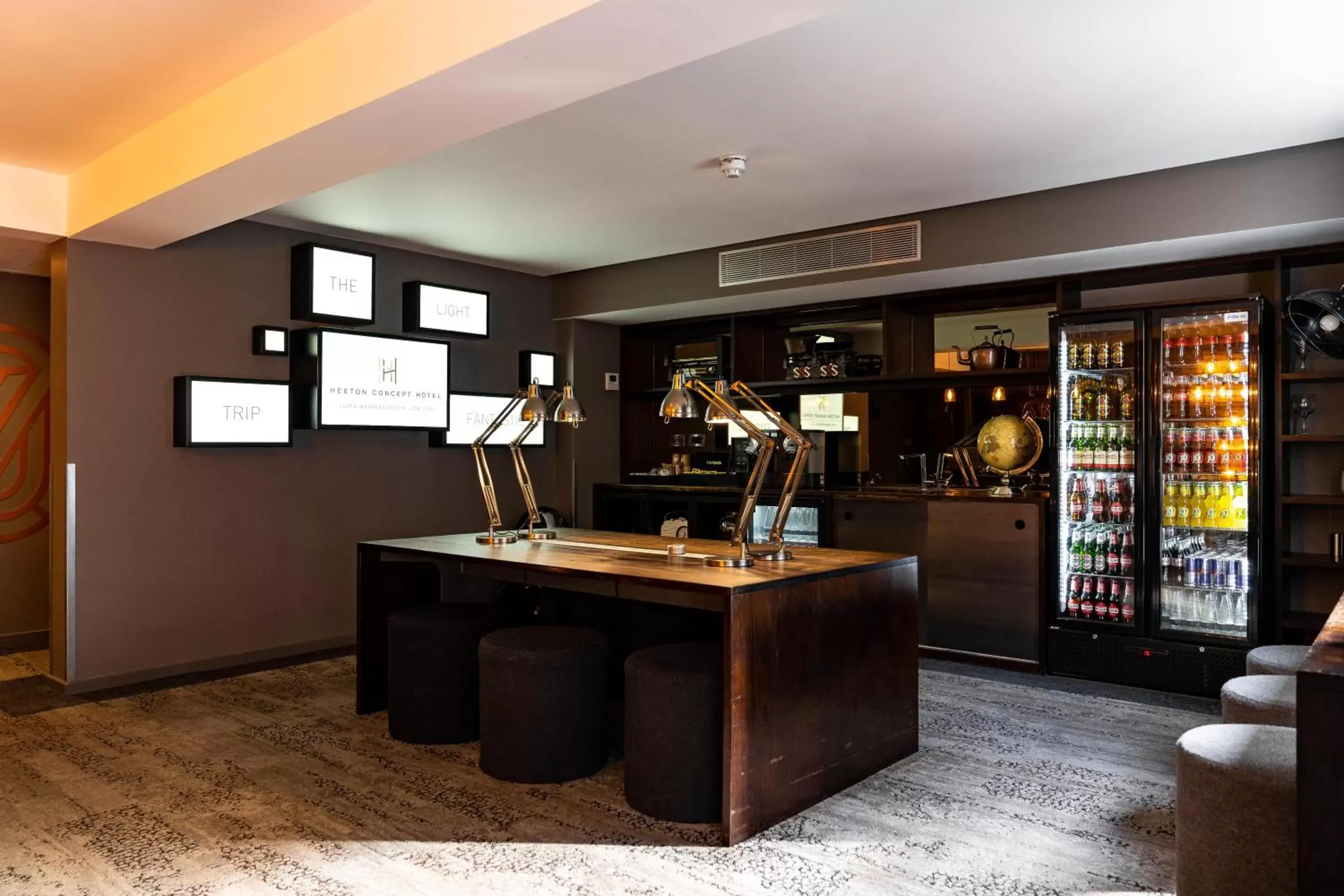 Lobby or reception, Lounge/Bar in Heeton Concept Hotel – Luma Hammersmith
