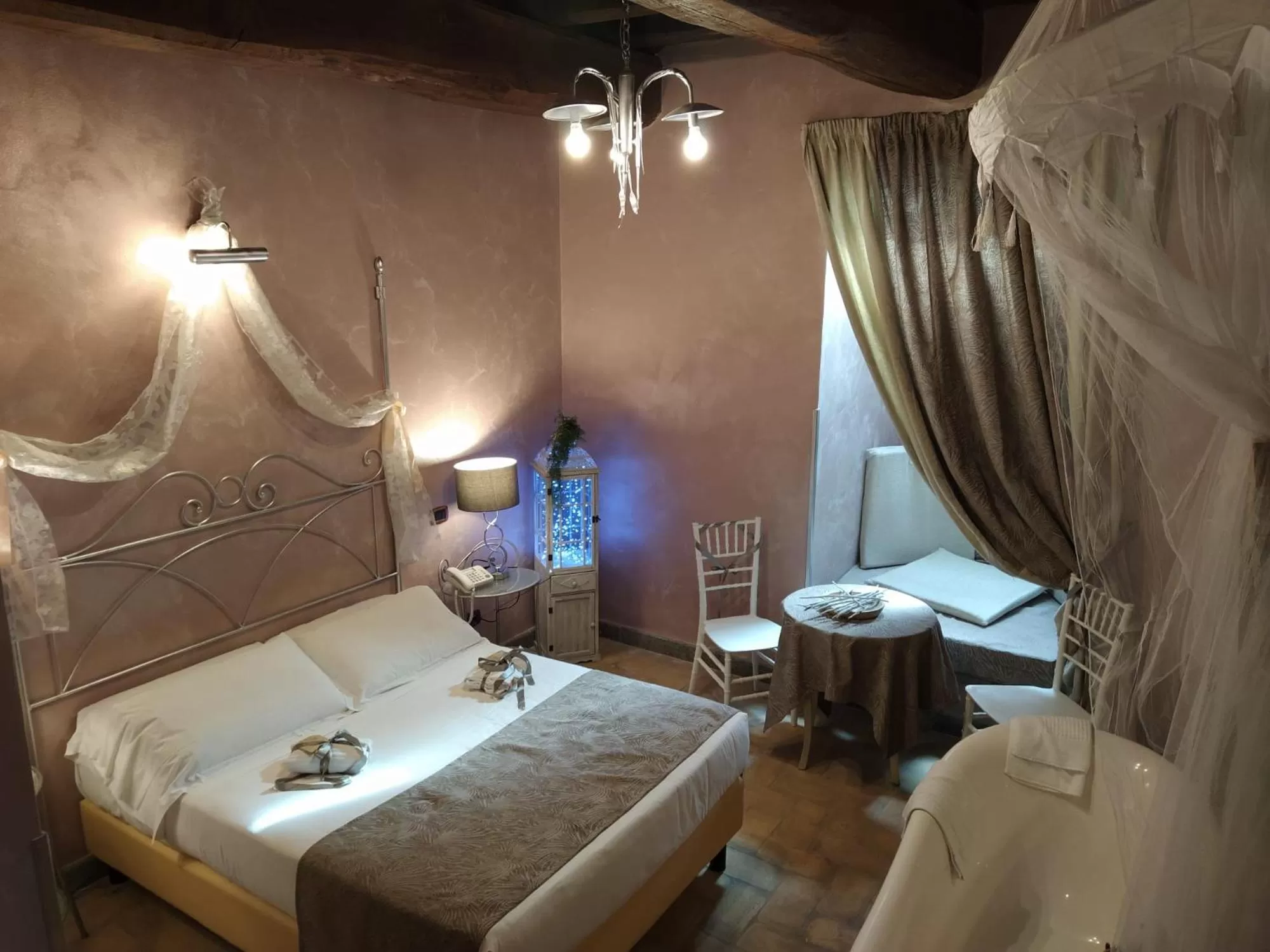 Photo of the whole room, Bed in Relais Castrum Boccea