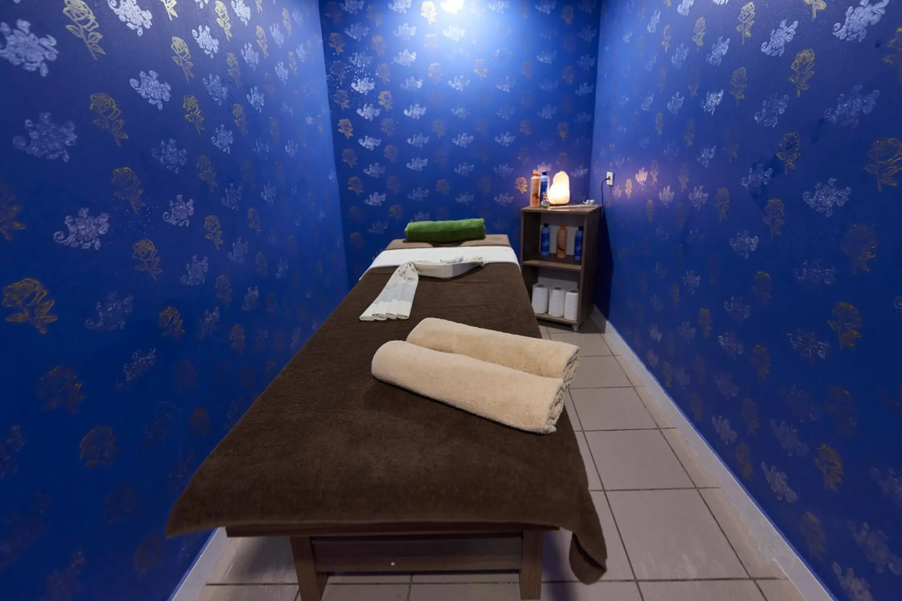 Massage, Bed in Sunlight Hotel & SPA