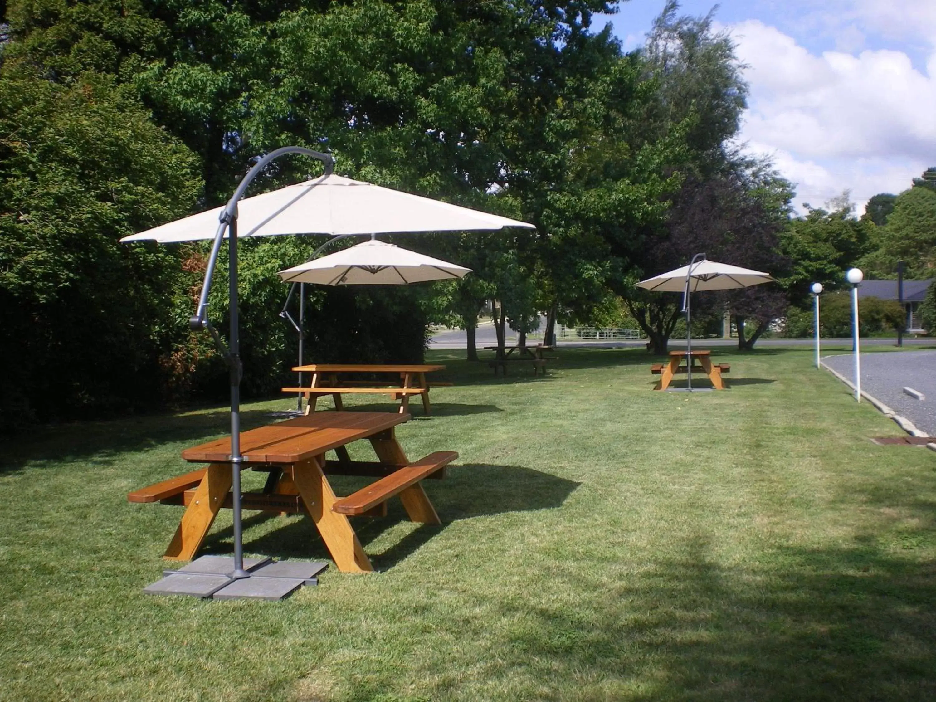 Patio, Garden in Oxley Motel