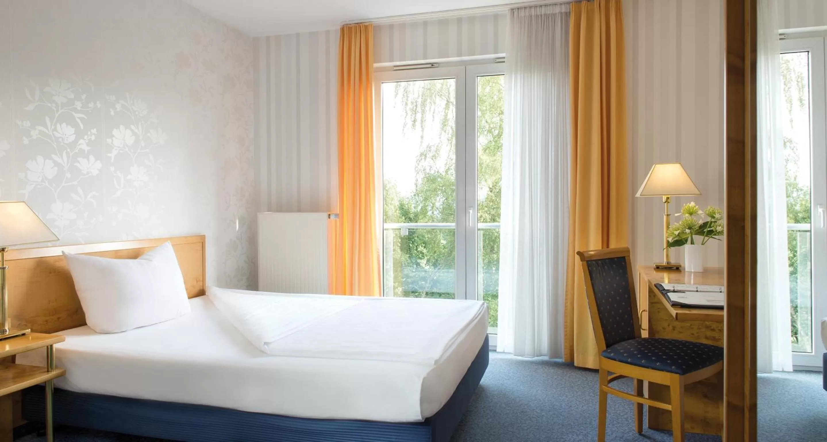 Time of day, Bed in Victor's Residenz-Hotel Gummersbach