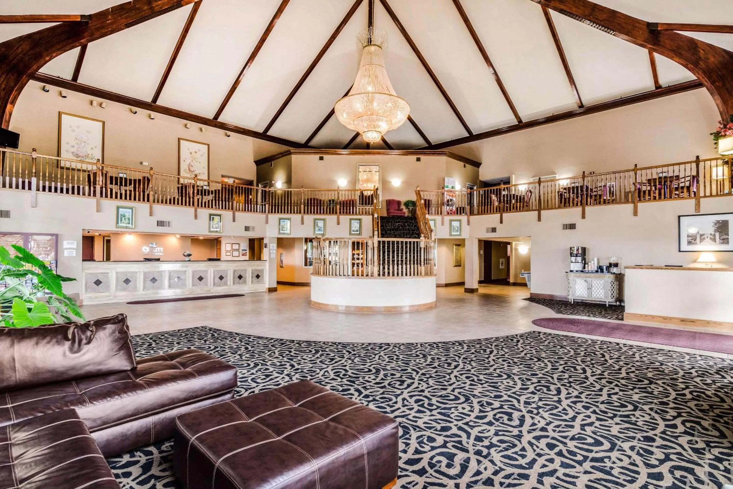 Lobby or reception in Quality Inn & Suites Carthage near Precious Moments Chapel