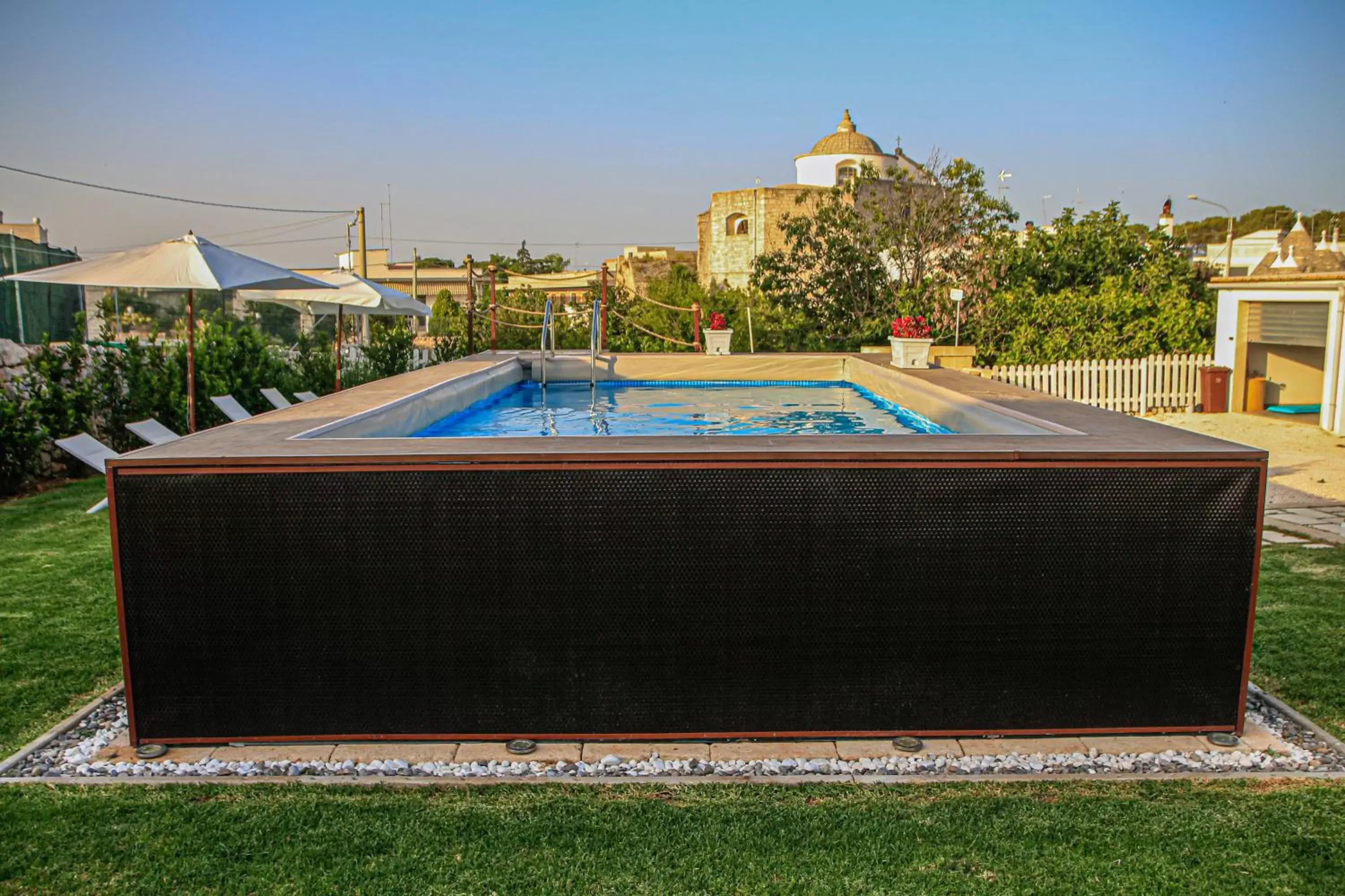 Swimming Pool in B&B Trulli Donna Isabella