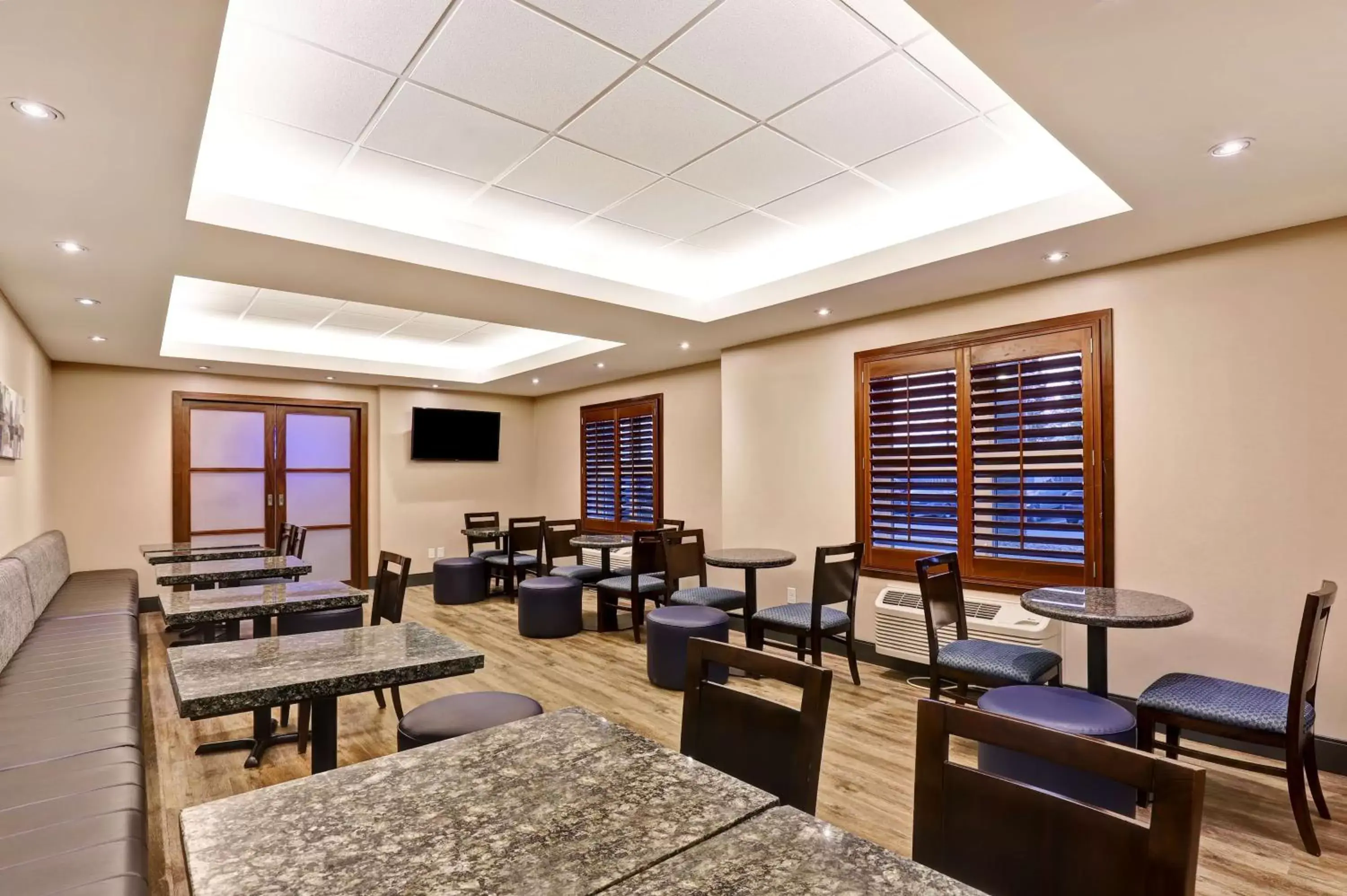 Restaurant/Places to Eat in Best Western Plus Brandon Inn