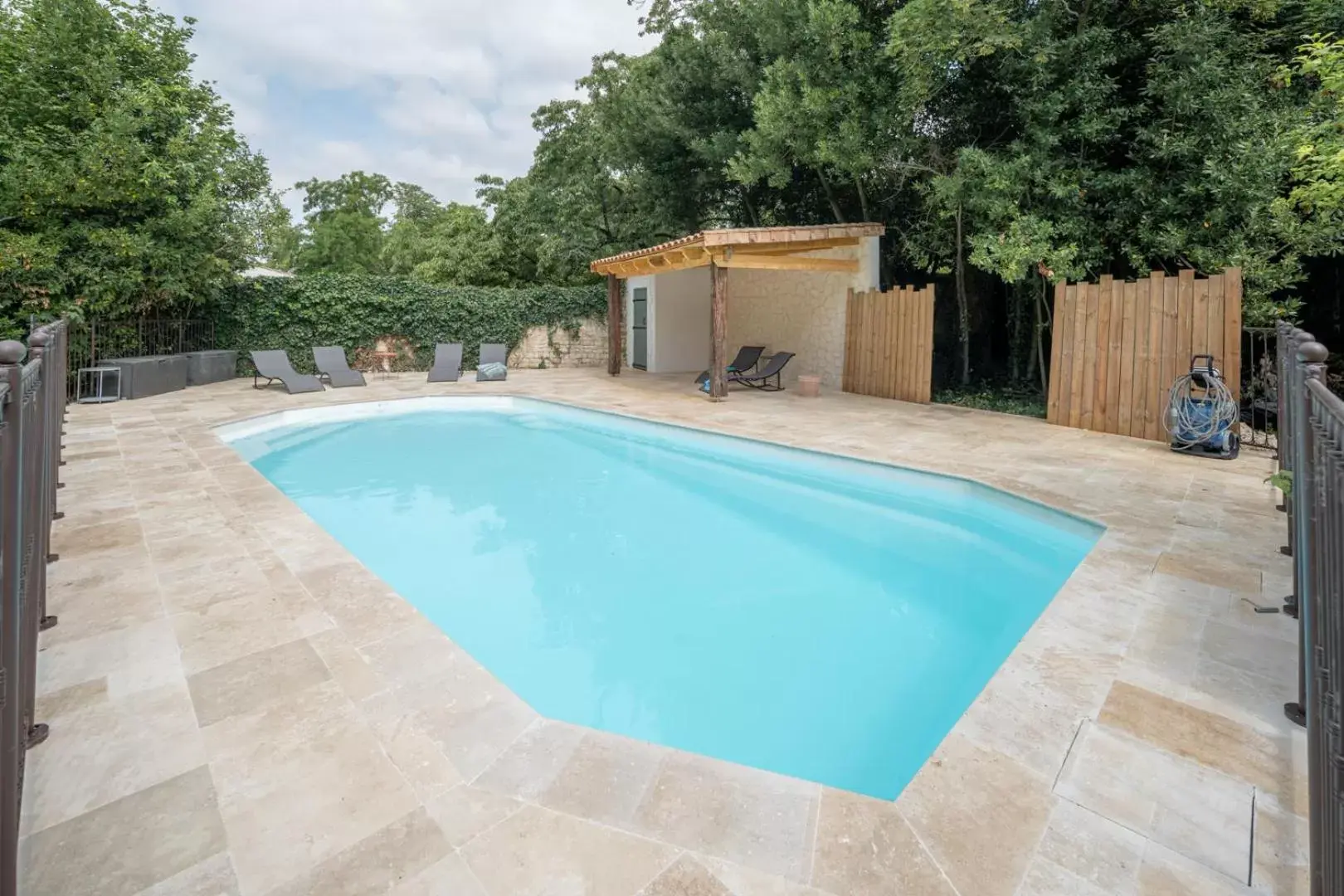 Swimming Pool in H de Surgères