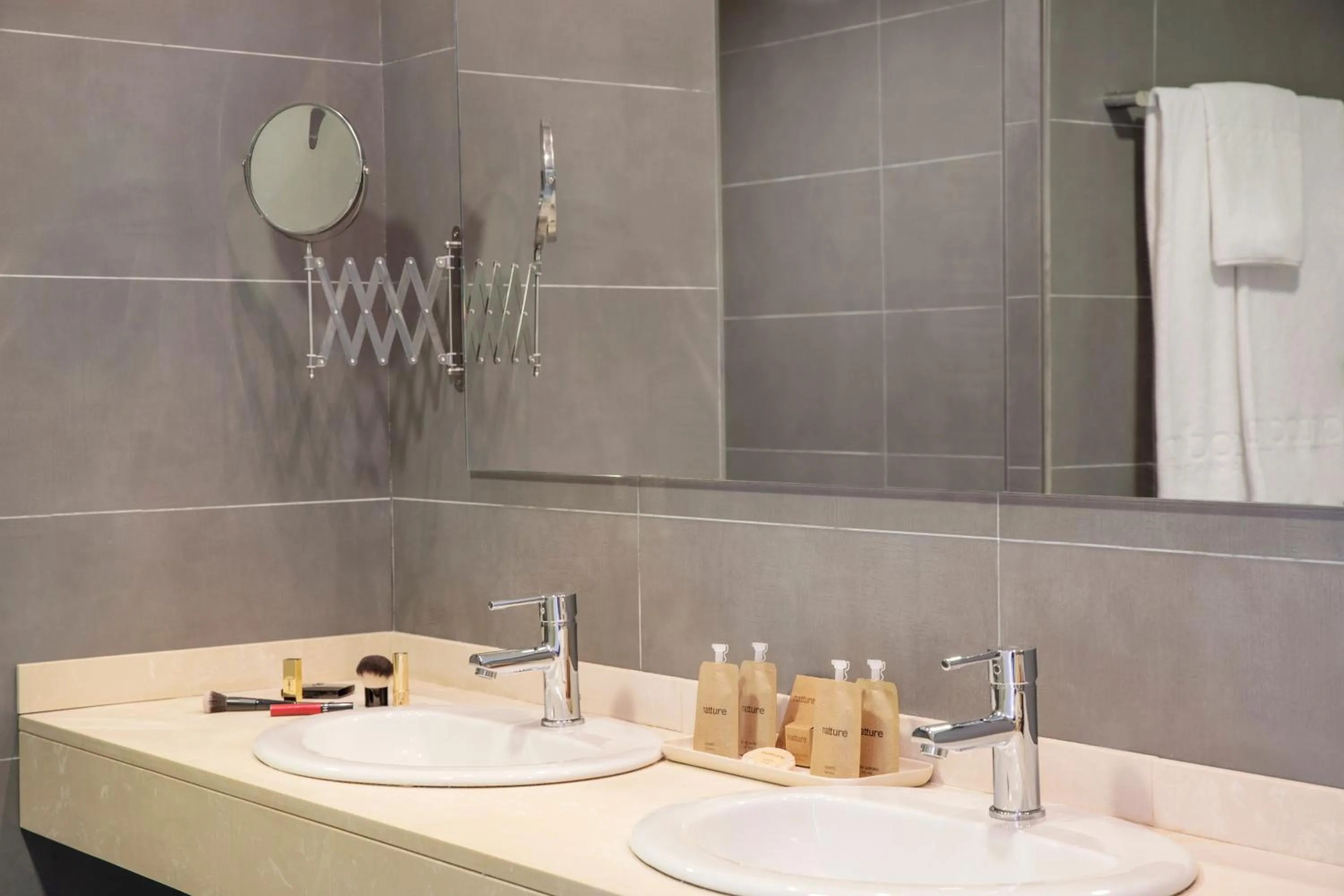 Bathroom in Porto Drach Aparthotel & Suites