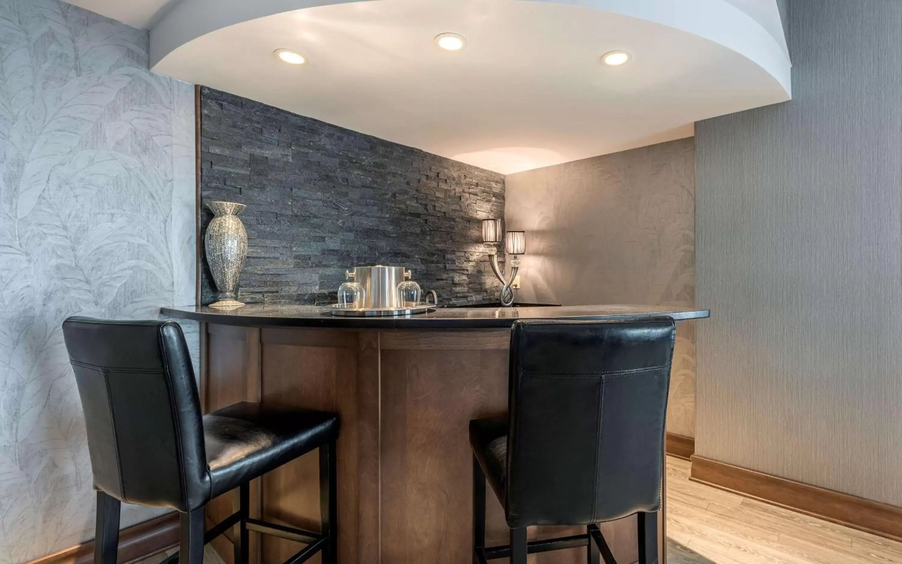 Living room in Hampton Inn Sydney Living room in Hampton Inn Sydney