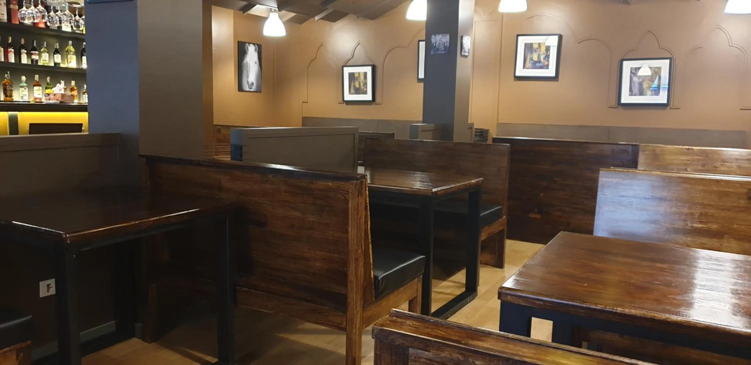 Restaurant/places to eat in Vinary Hotel Sukhumvit