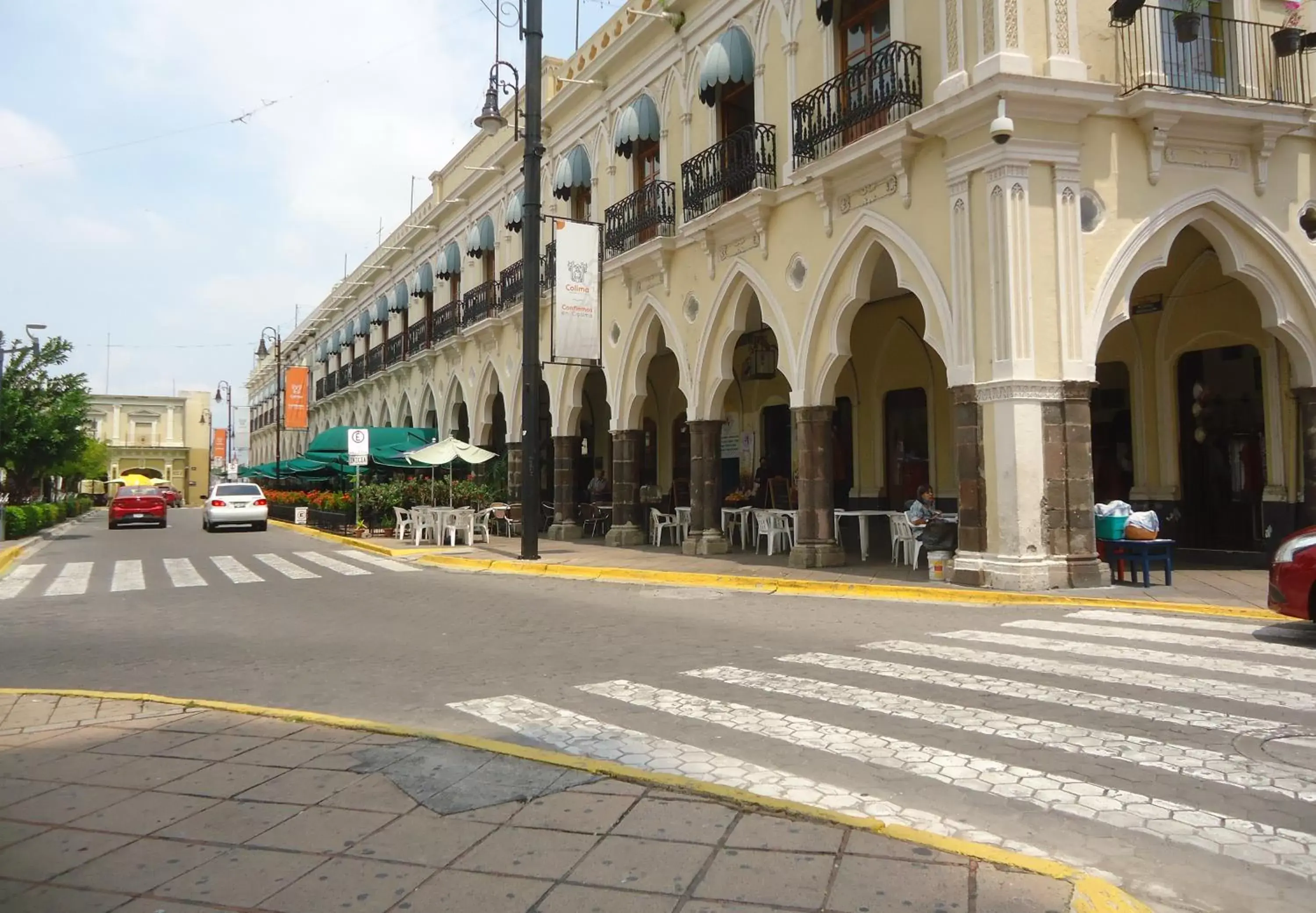 Facade/entrance, Property Building in Hotel Concierge Plaza Colima