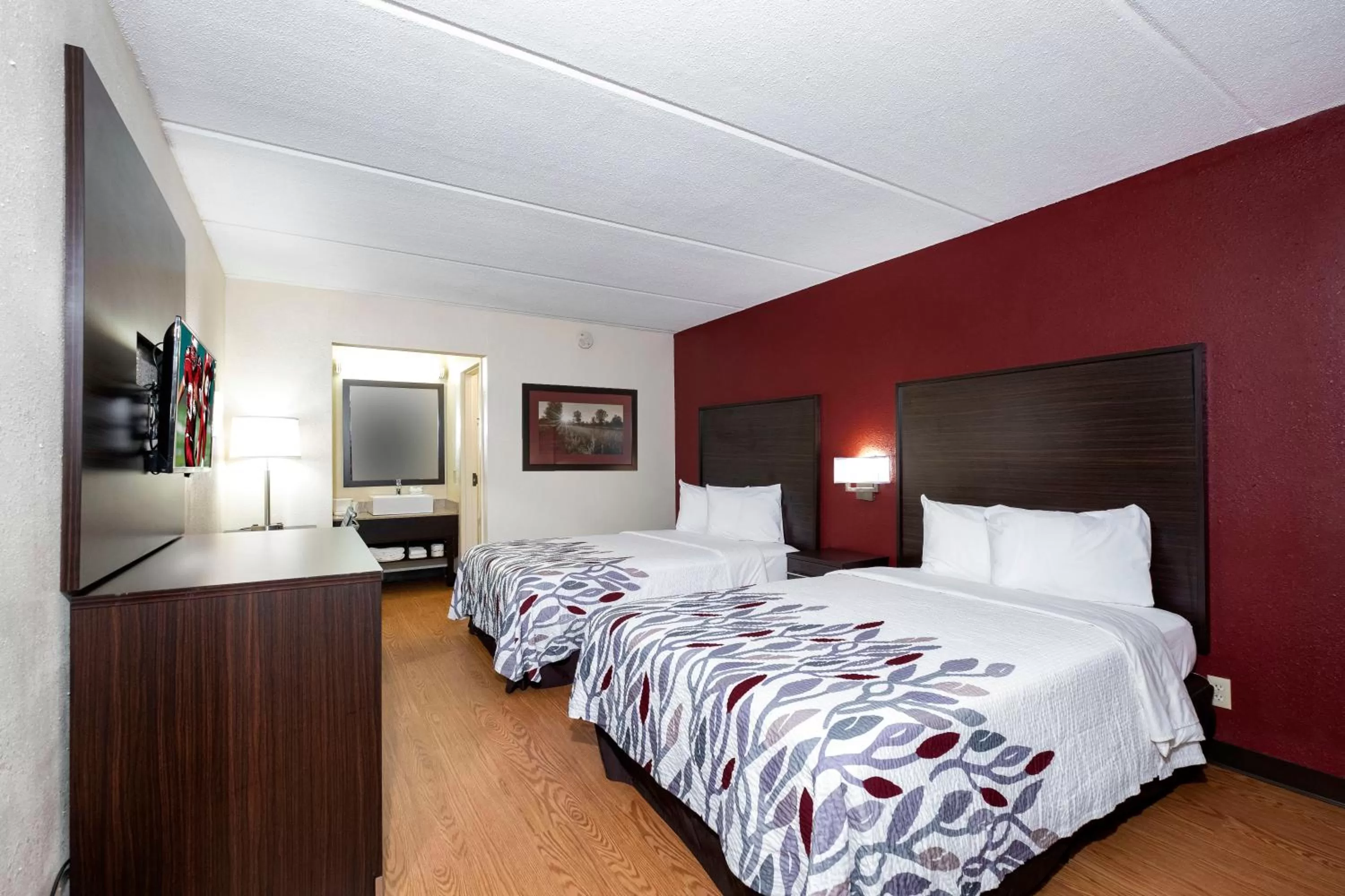 Photo of the whole room, Bed in Red Roof Inn Kenly - I-95