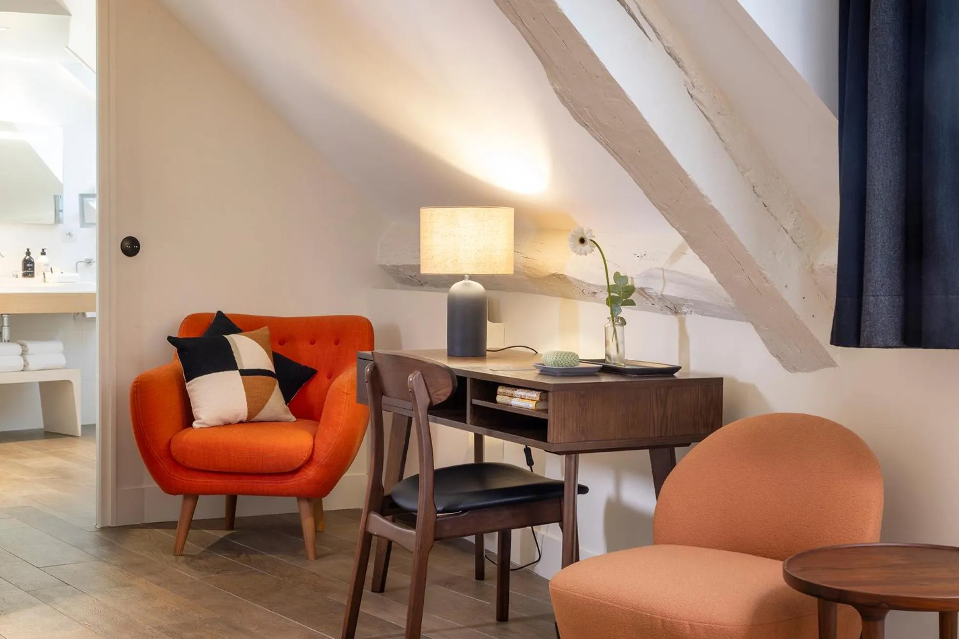 Seating area in Hotel Chavanel