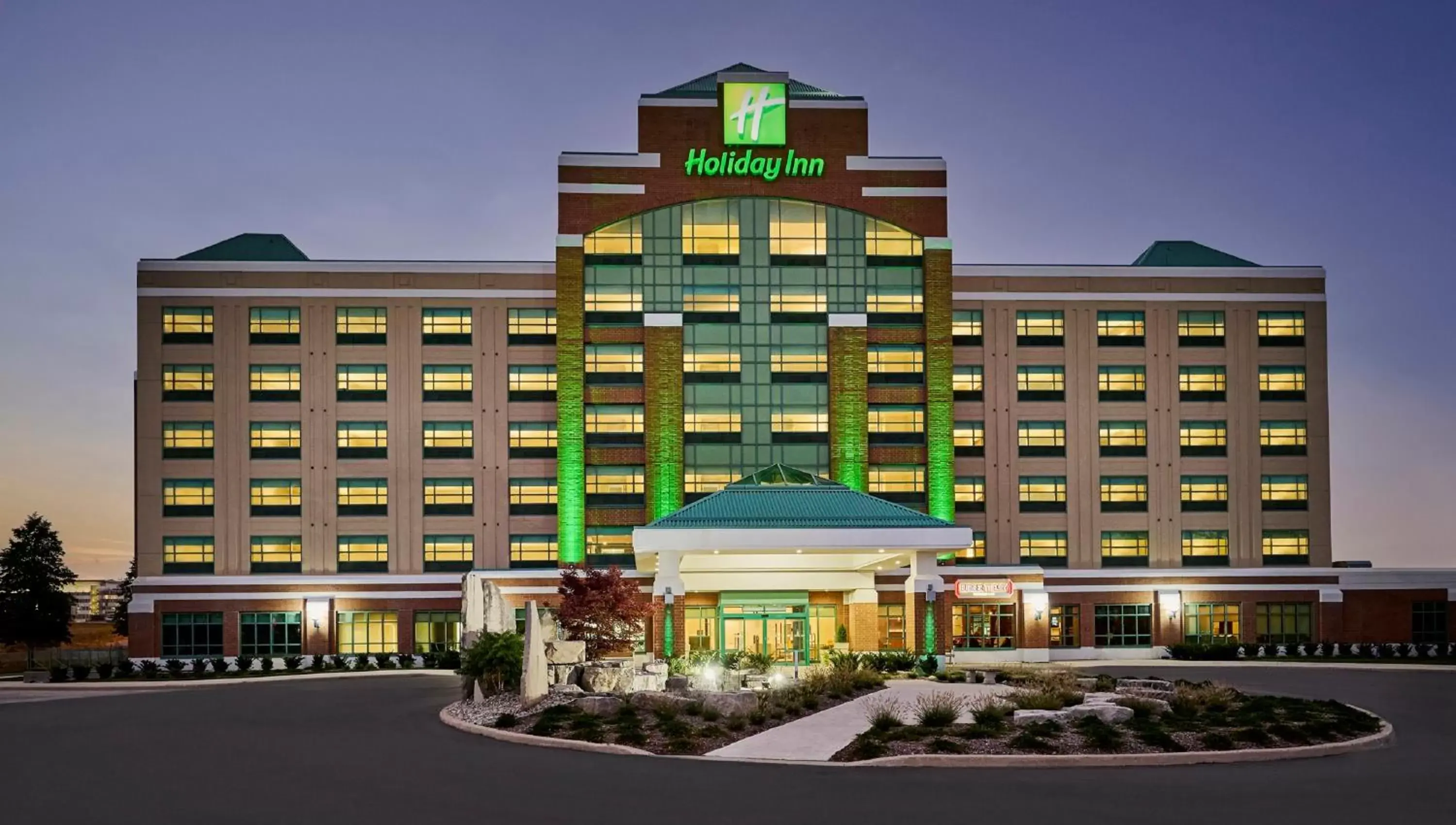 Property Building in Holiday Inn & Suites Oakville at Bronte, an IHG Hotel