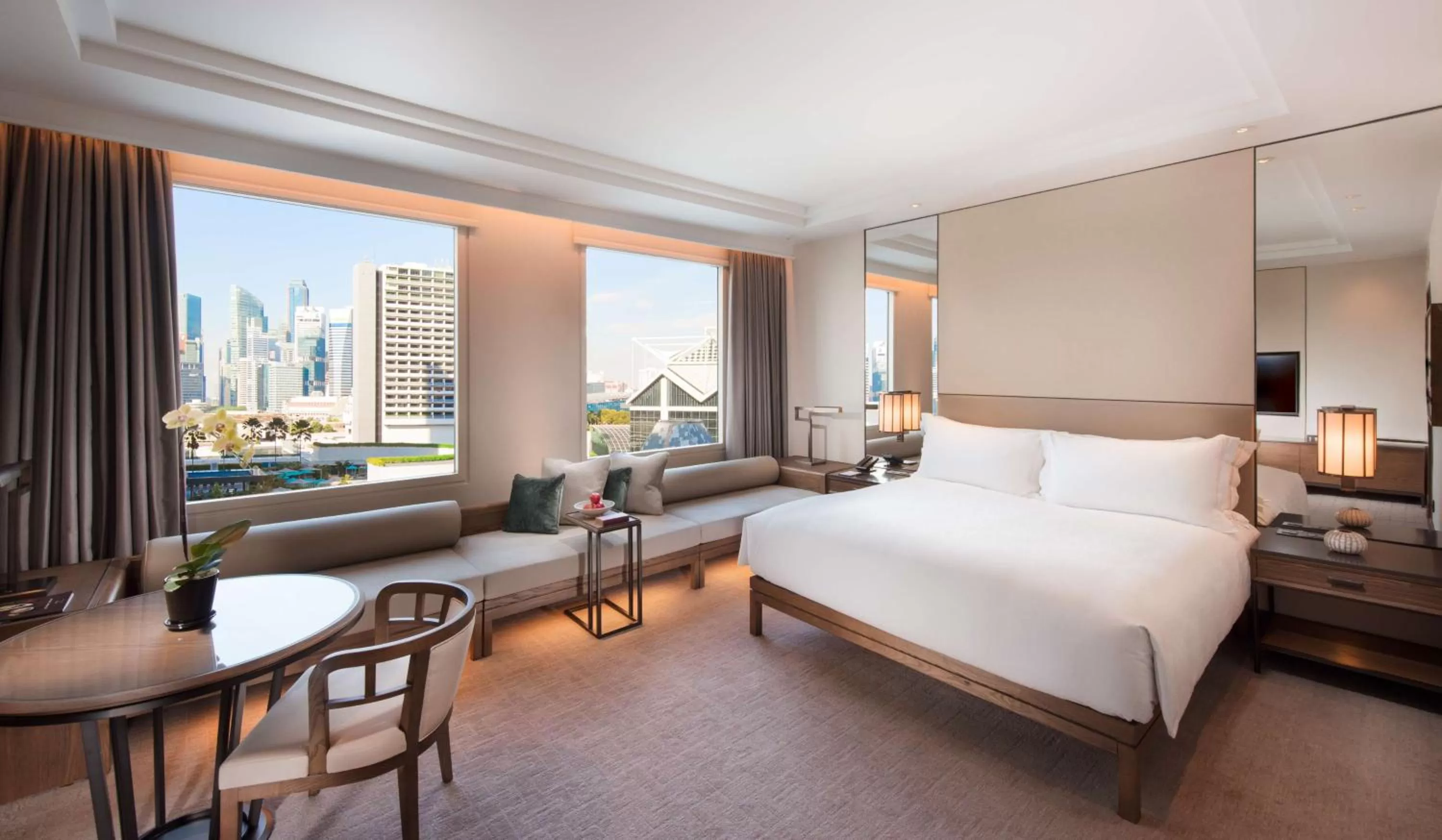 Living room, Bed in Conrad Centennial Singapore