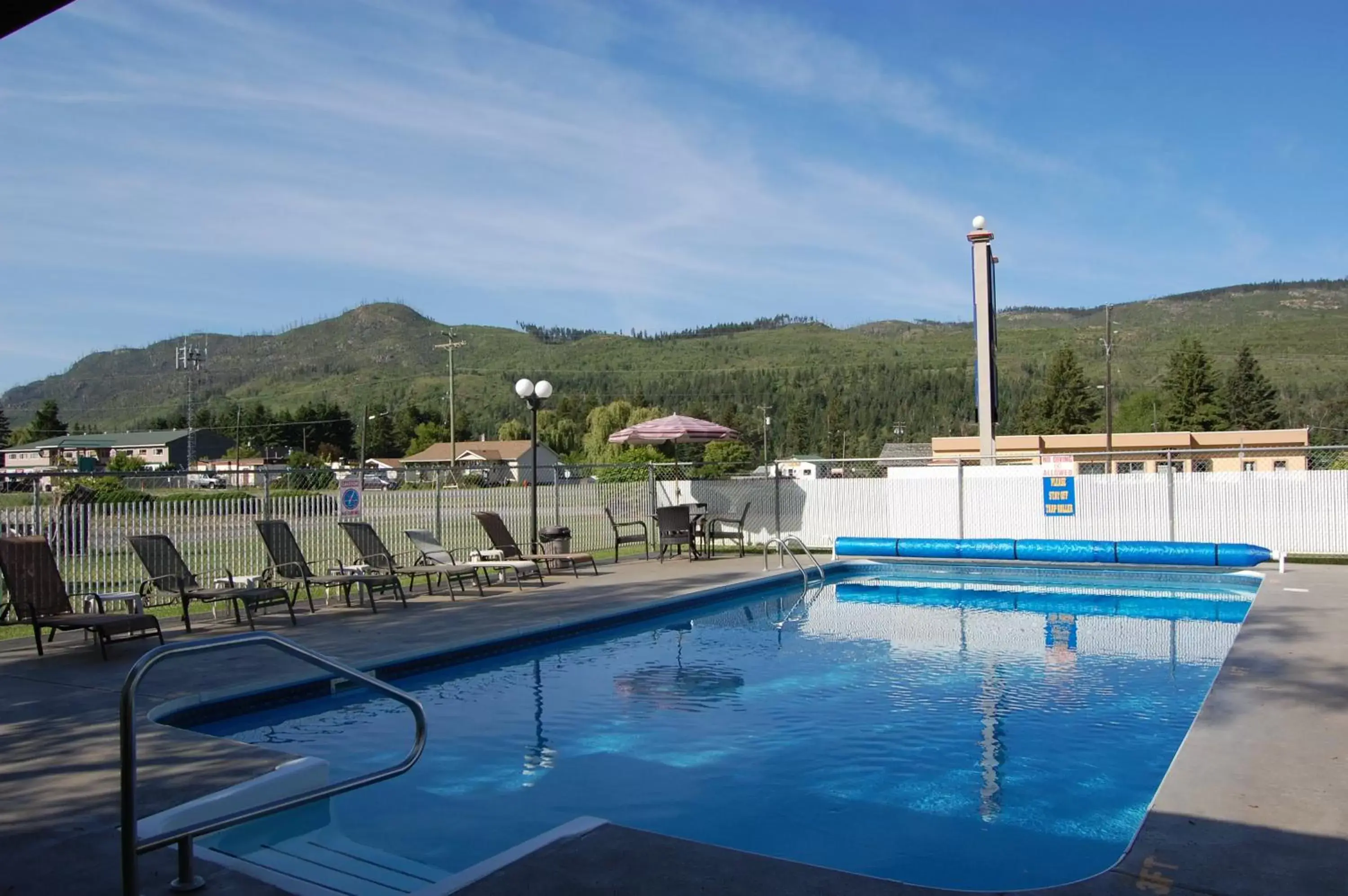 Swimming Pool in Monte Carlo Motel