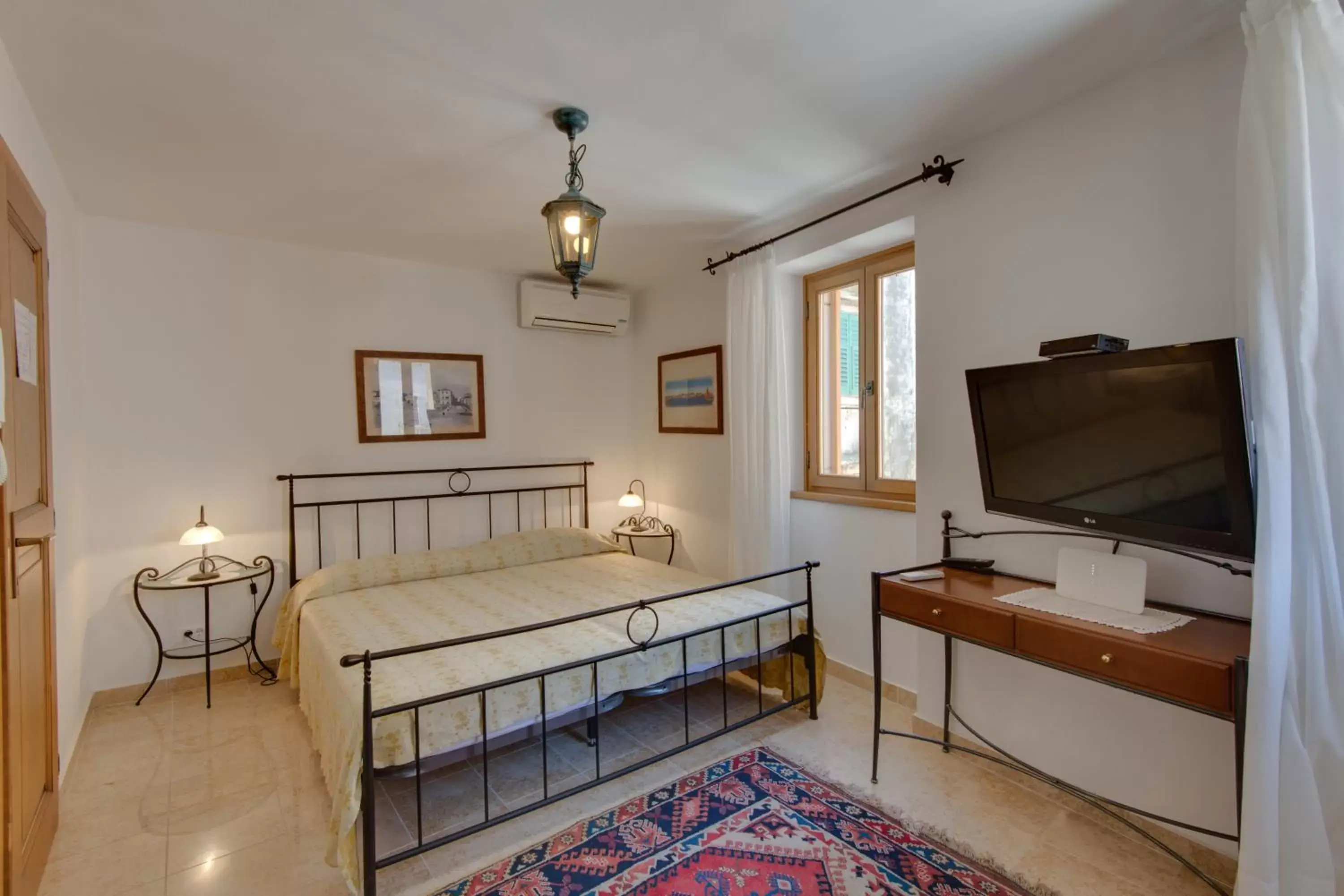 Bedroom, Bed in Villa Tuttorotto
