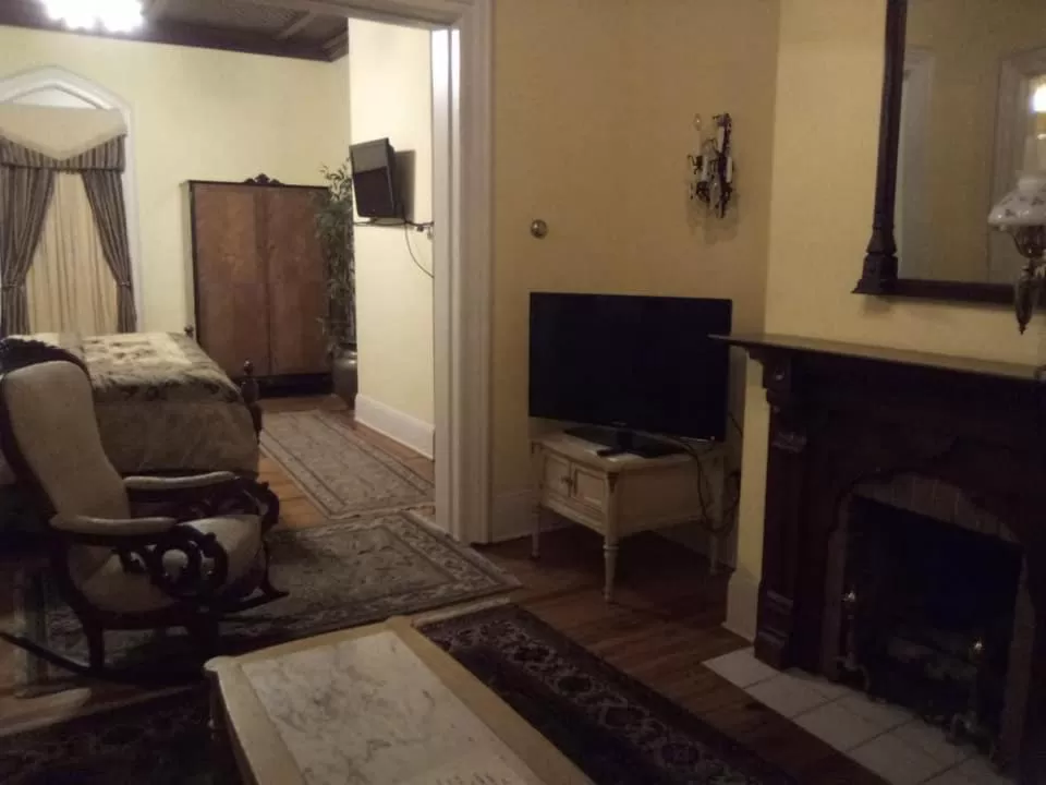 TV/Entertainment Center in Stay Saratoga