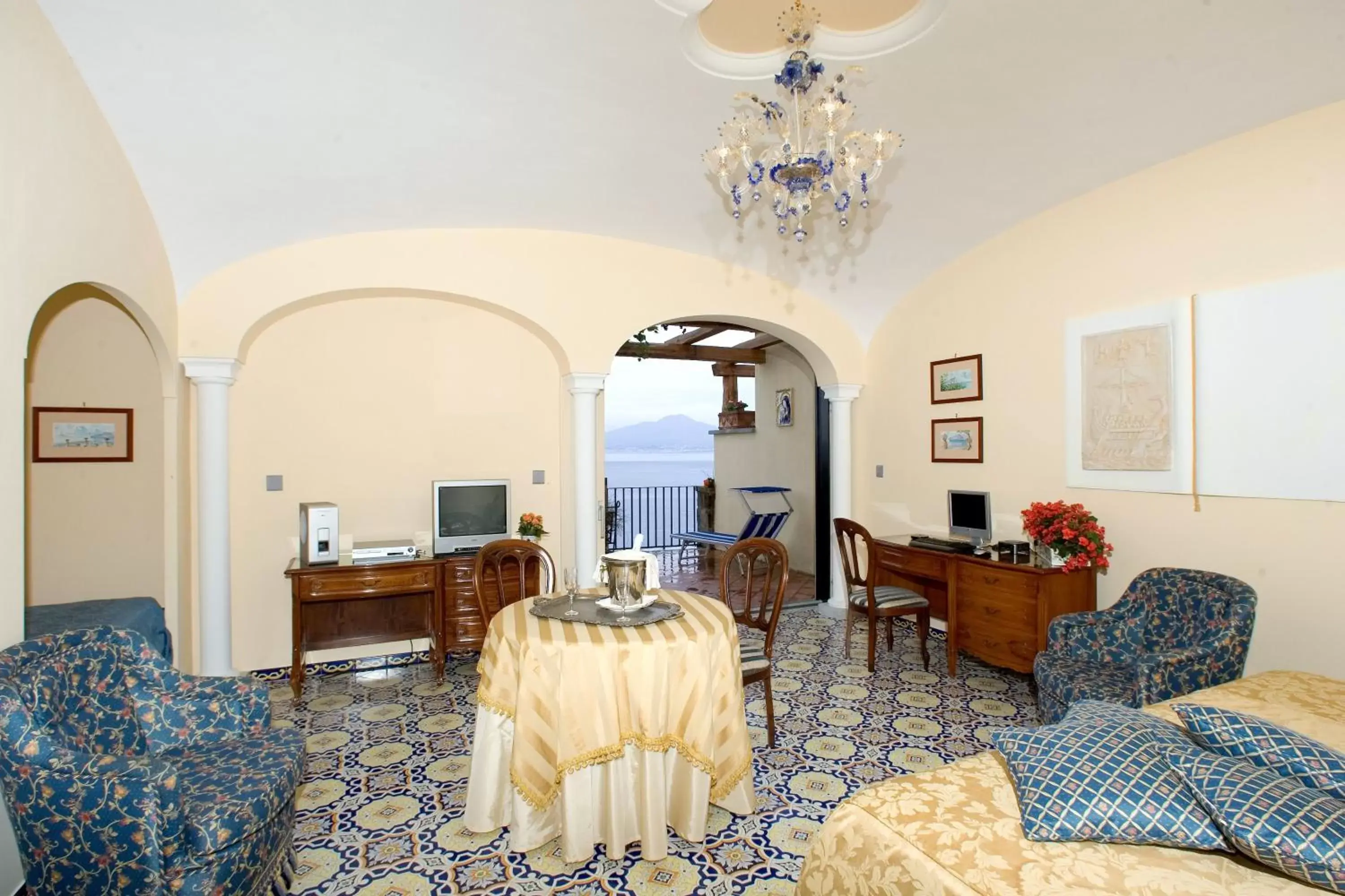 Photo of the whole room in Hotel La Tonnarella