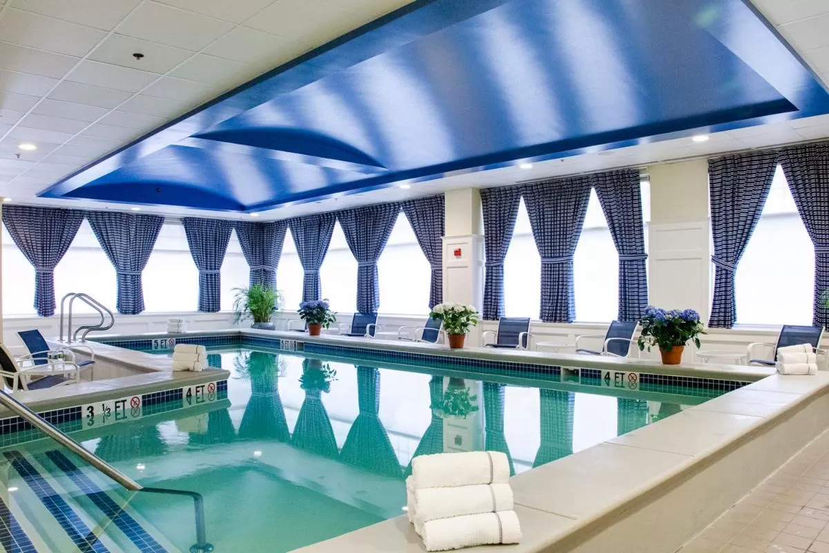 Swimming pool in Salem Waterfront Hotel & Suites