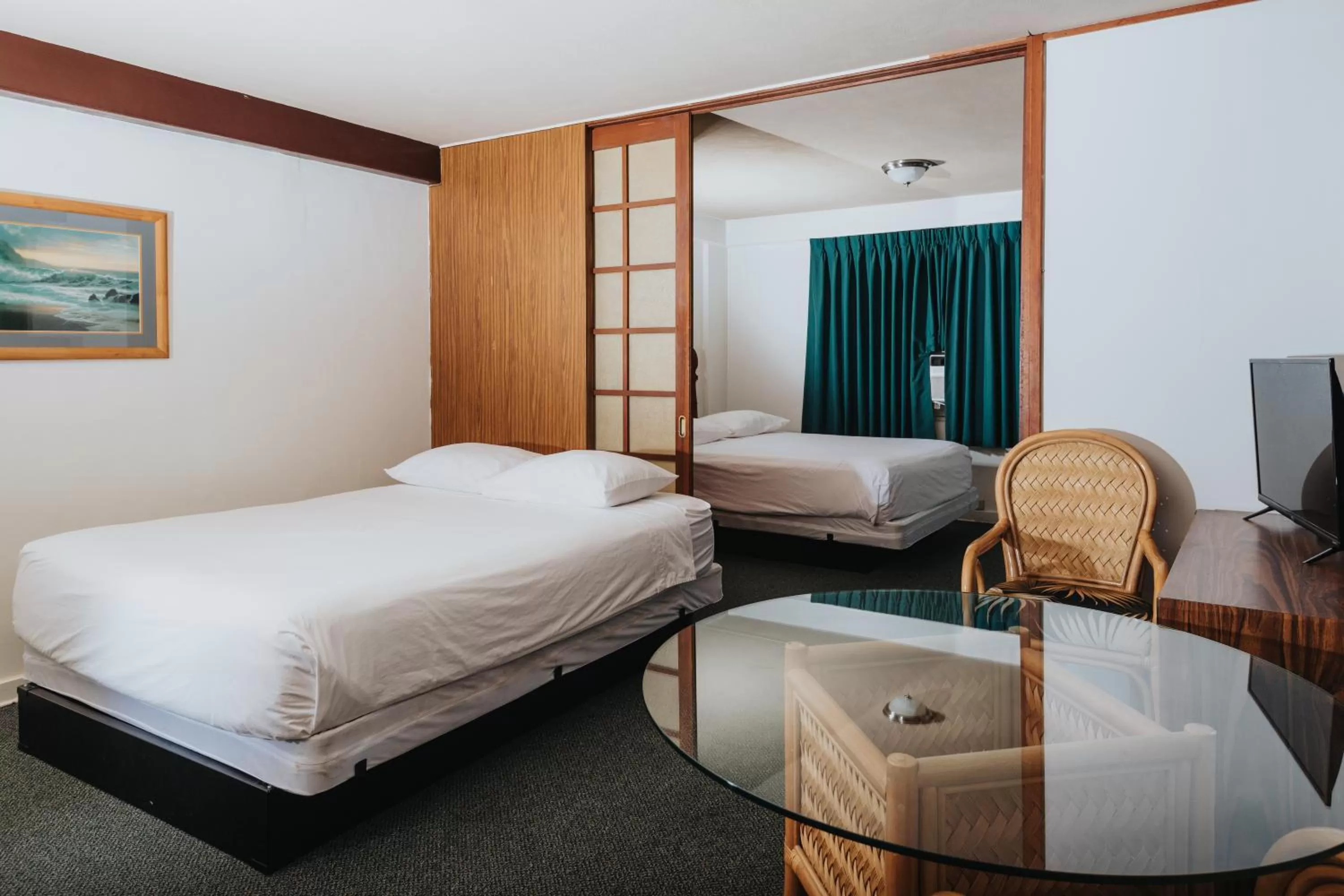 Bed in Royal Grove Waikiki