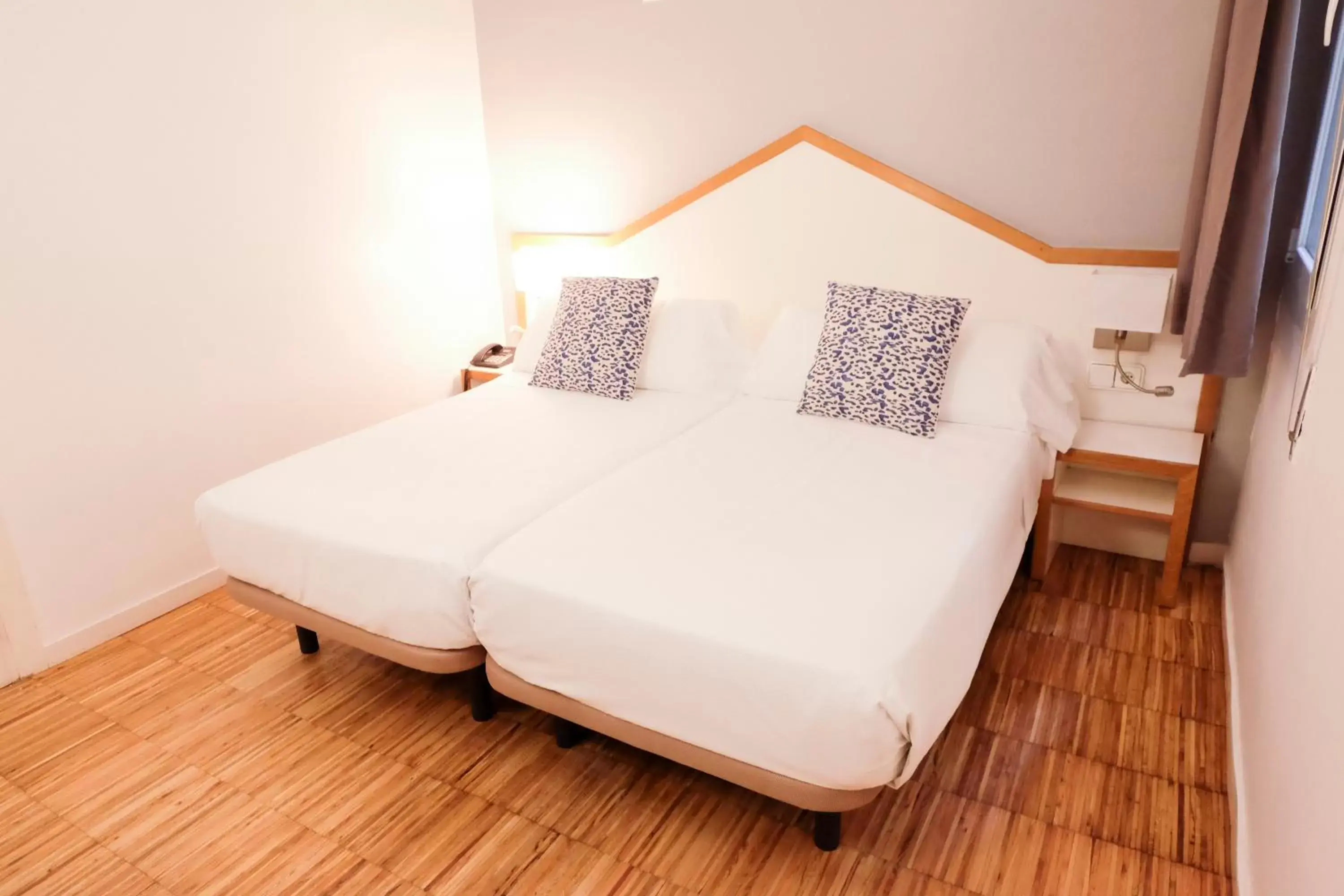 Bed in Hotel Subur