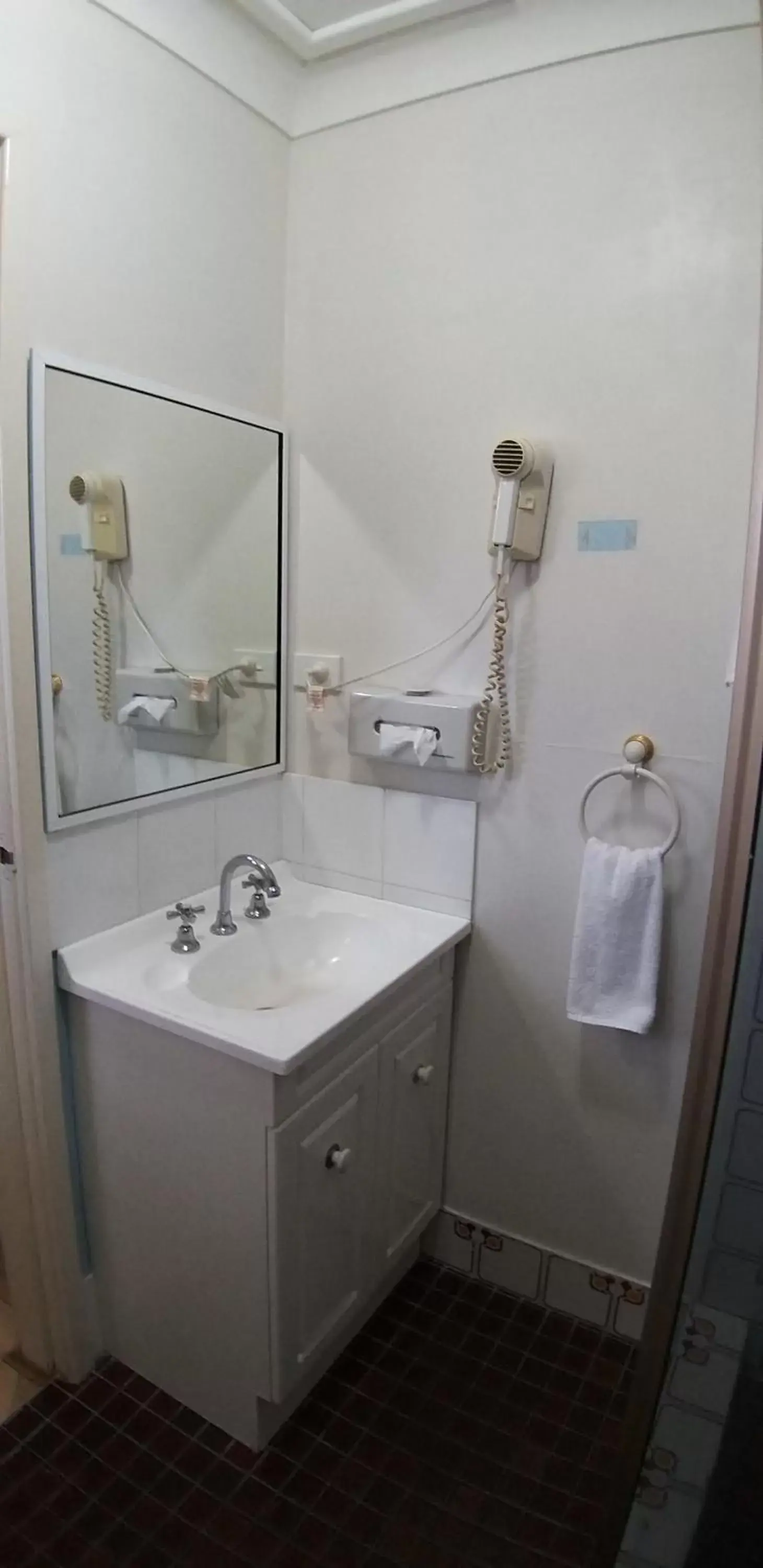 Bathroom in Taree Country Motel