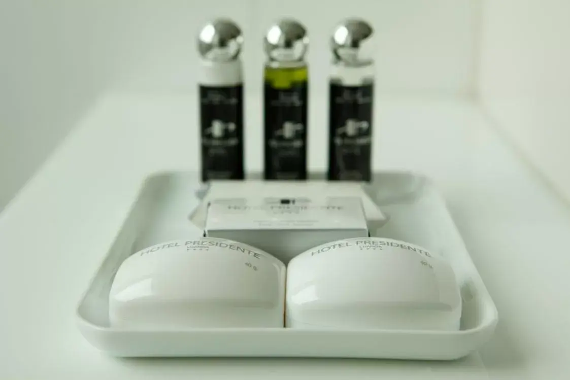 Bathroom in Hotel Presidente Luanda Bathroom in Hotel Presidente Luanda