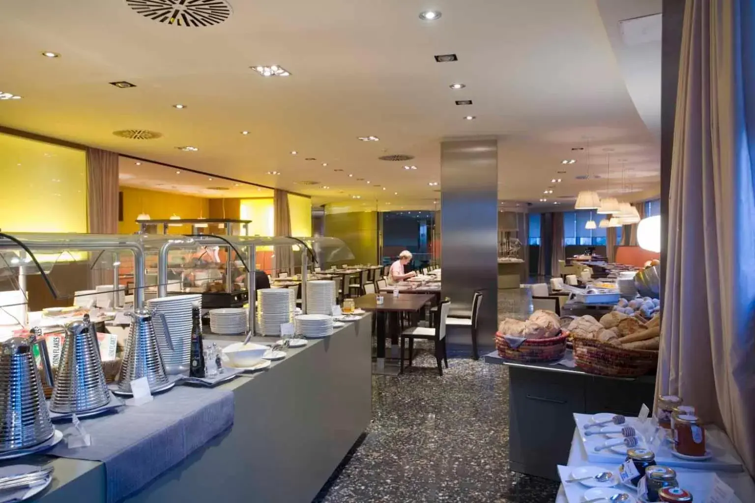 Italian breakfast, Restaurant/Places to Eat in UNAHOTELS T Hotel Cagliari