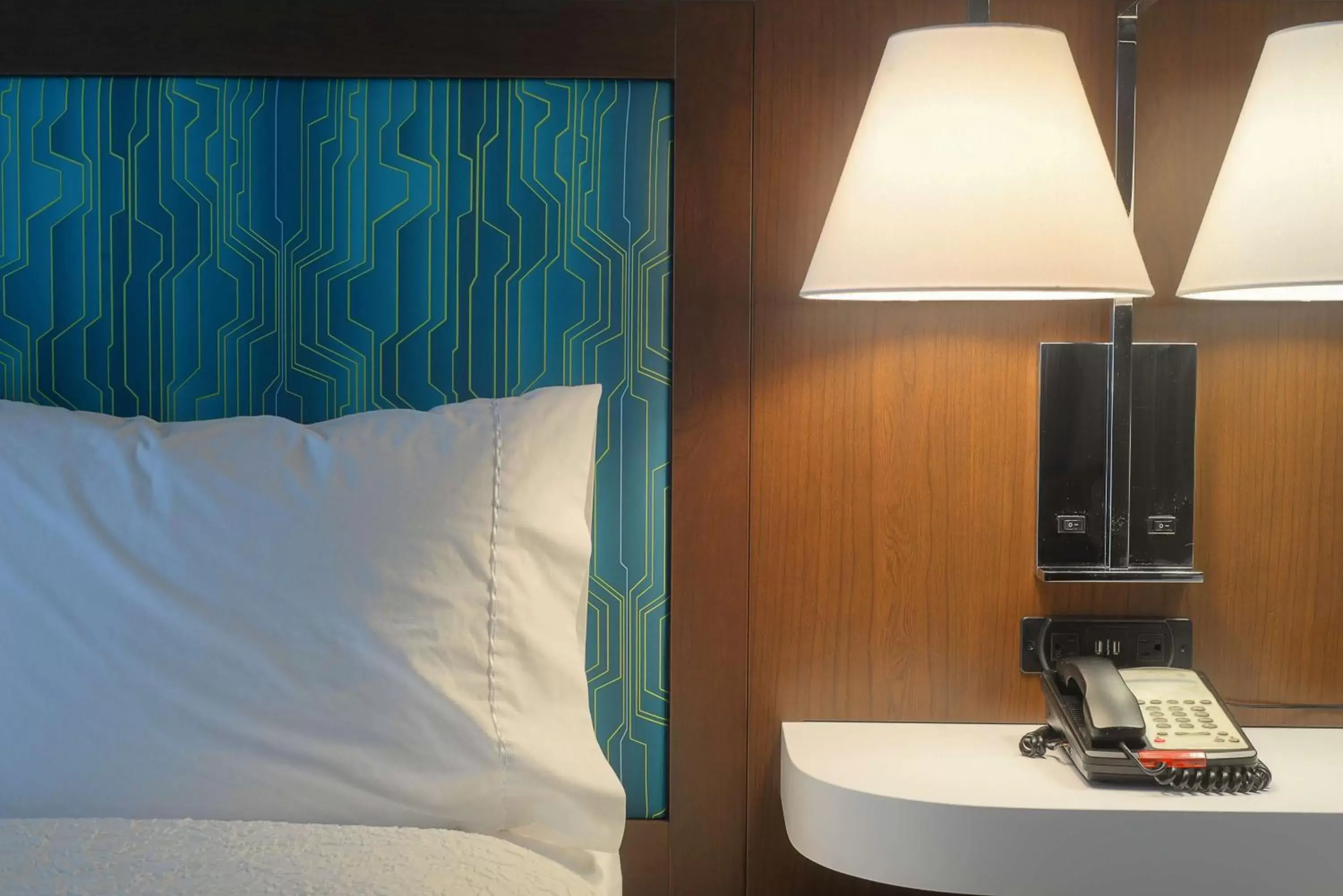 Bedroom, Bed in Hampton Inn & Suites Atlanta-Six Flags
