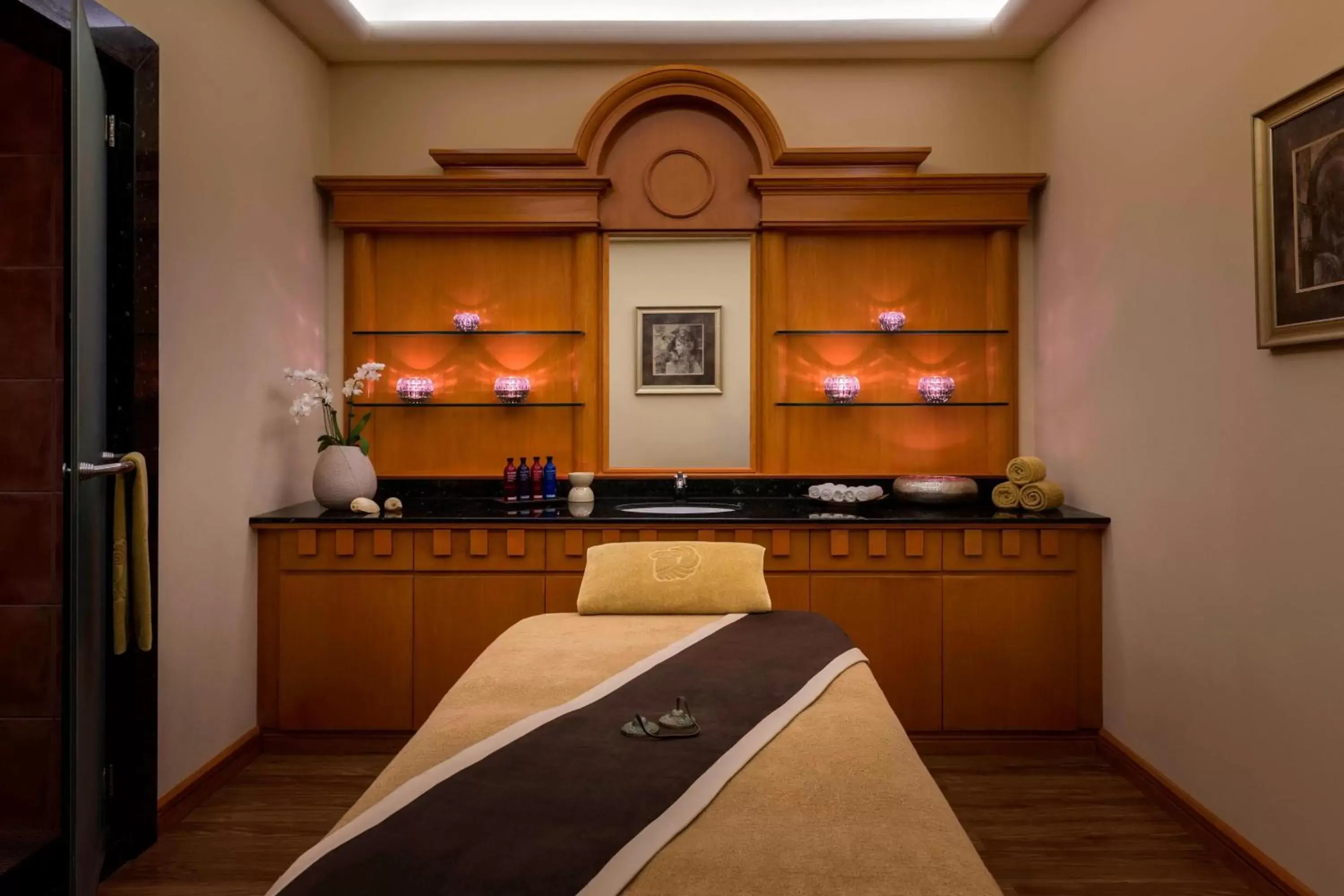 Spa and wellness centre/facilities, Kitchen/Kitchenette in Le Royal Meridien Beach Resort & Spa Dubai