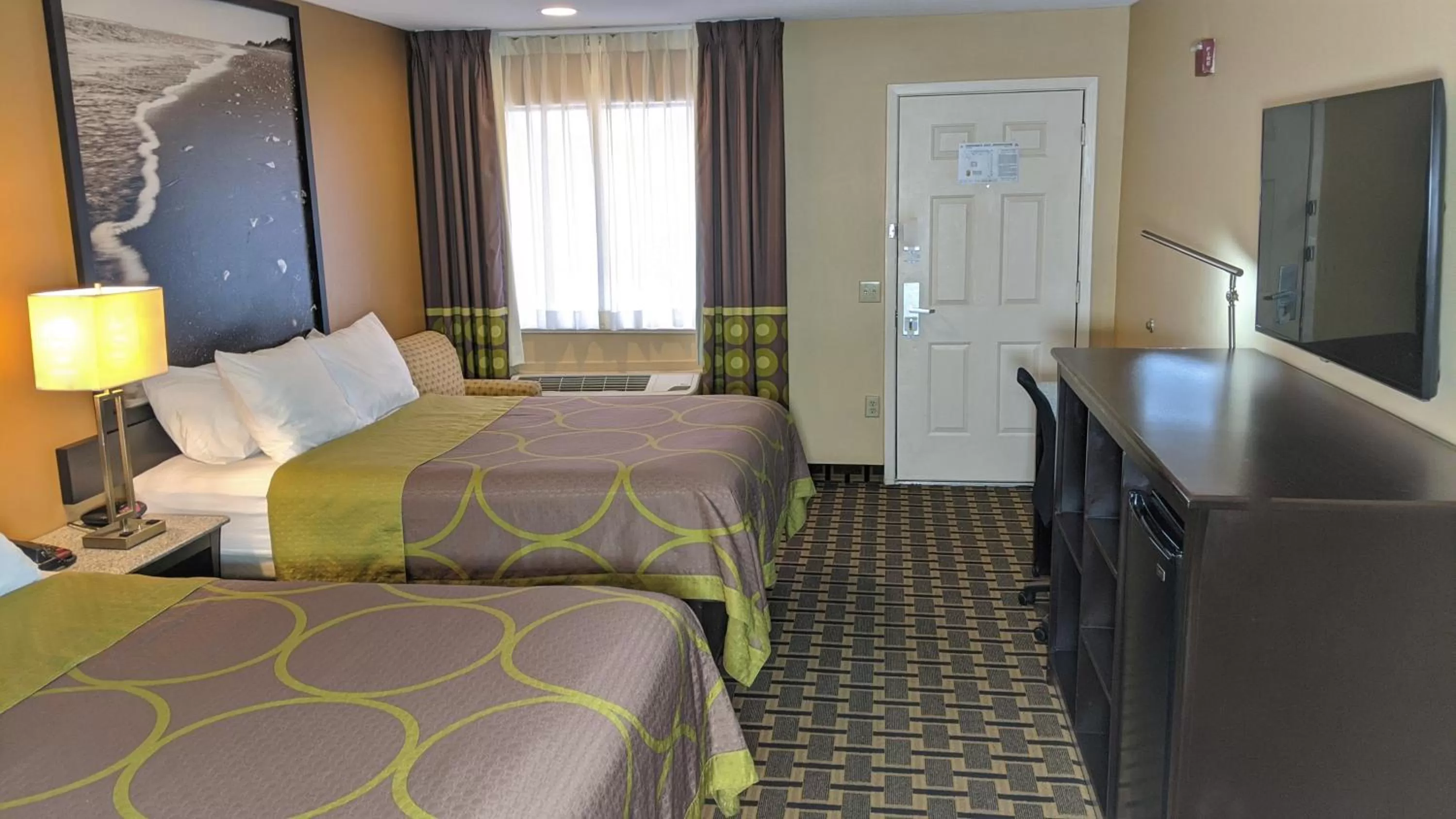 Bed in Super 8 by Wyndham Willowbrook Houston