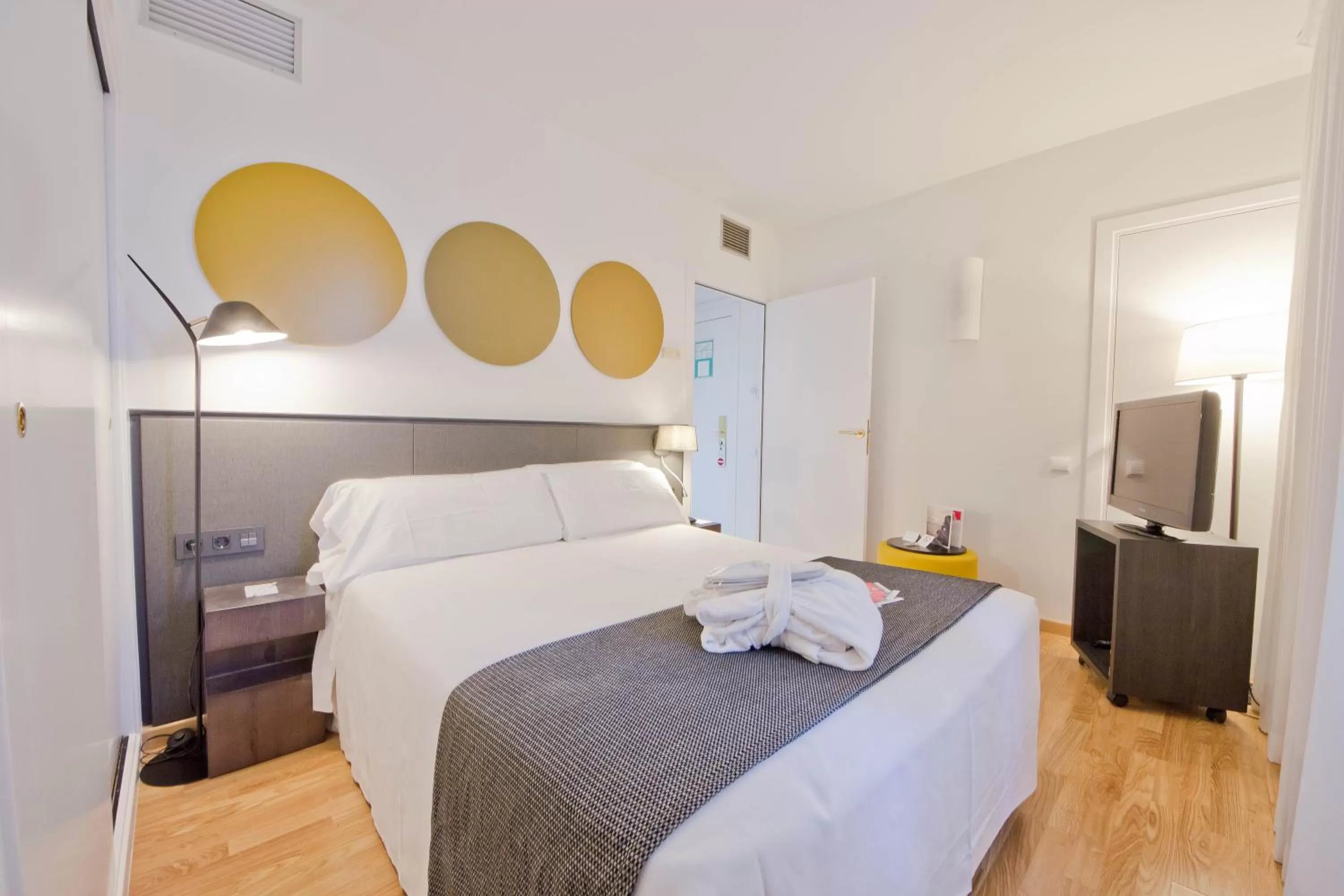 Bed in Aparthotel Atenea Valles