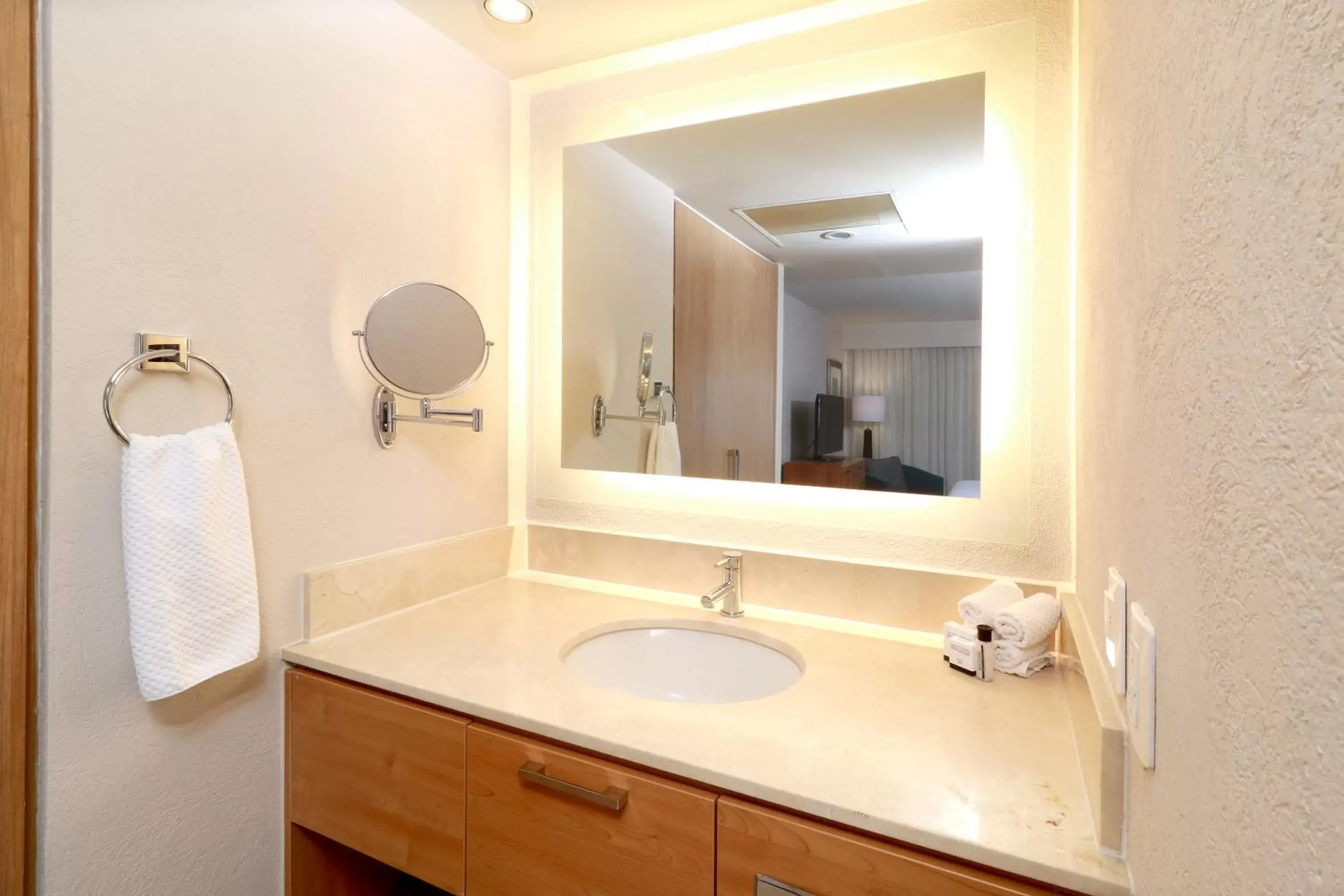 Bathroom in Staybridge Suites Guadalajara Expo, an IHG Hotel