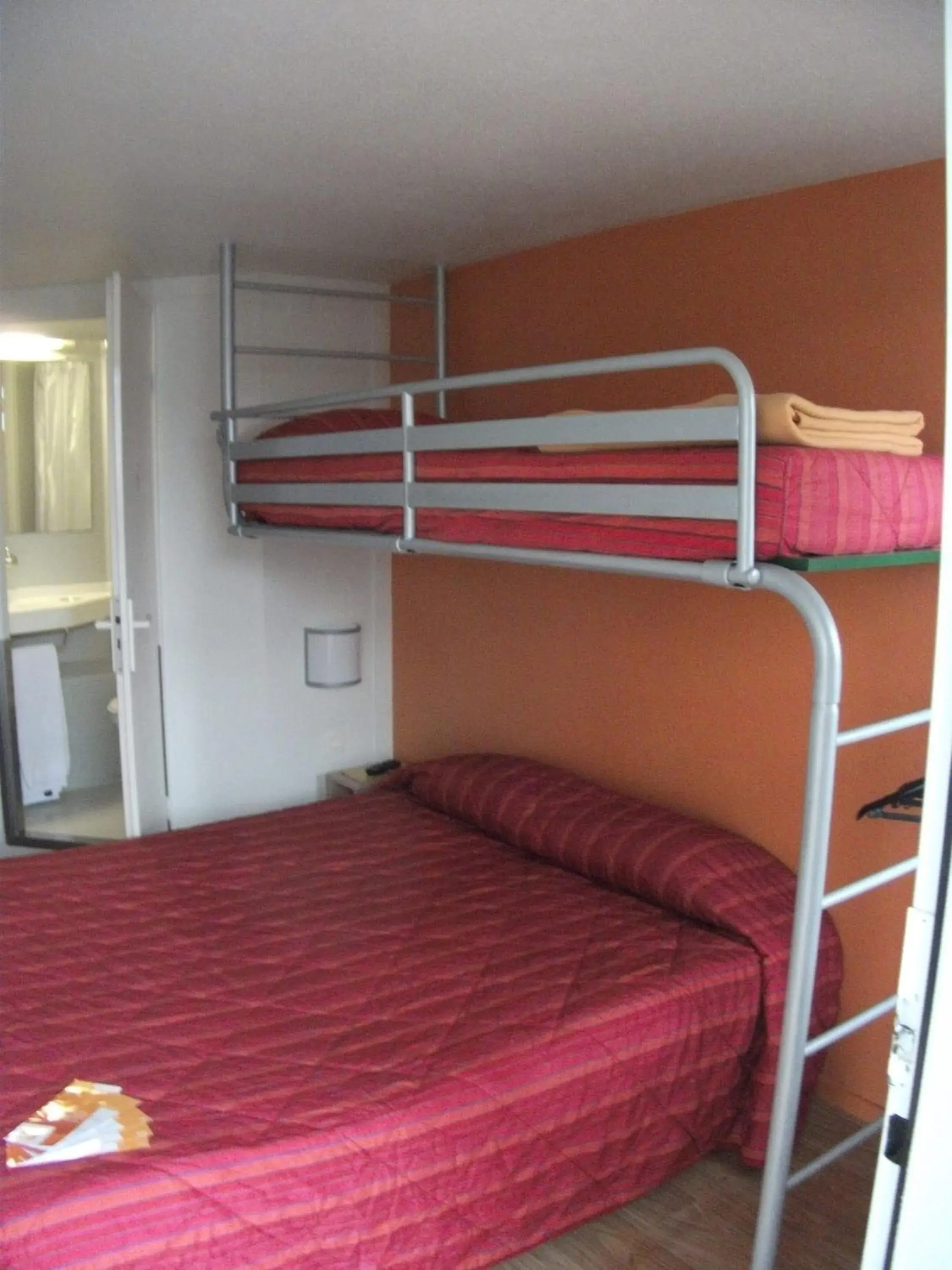 Bed, Bunk Bed in Premiere Classe Bayonne