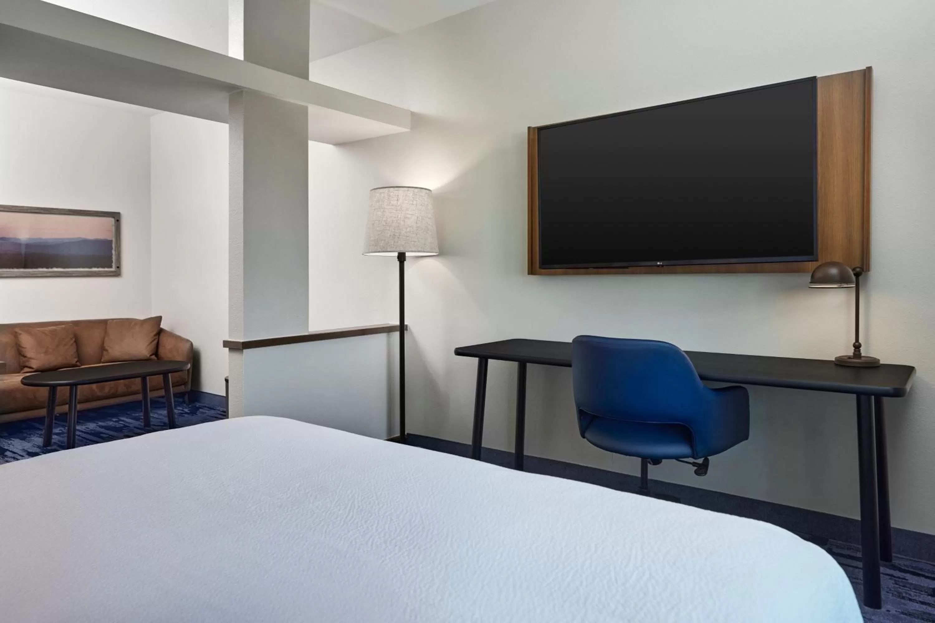 Photo of the whole room, Bed in Fairfield Inn & Suites Burlington