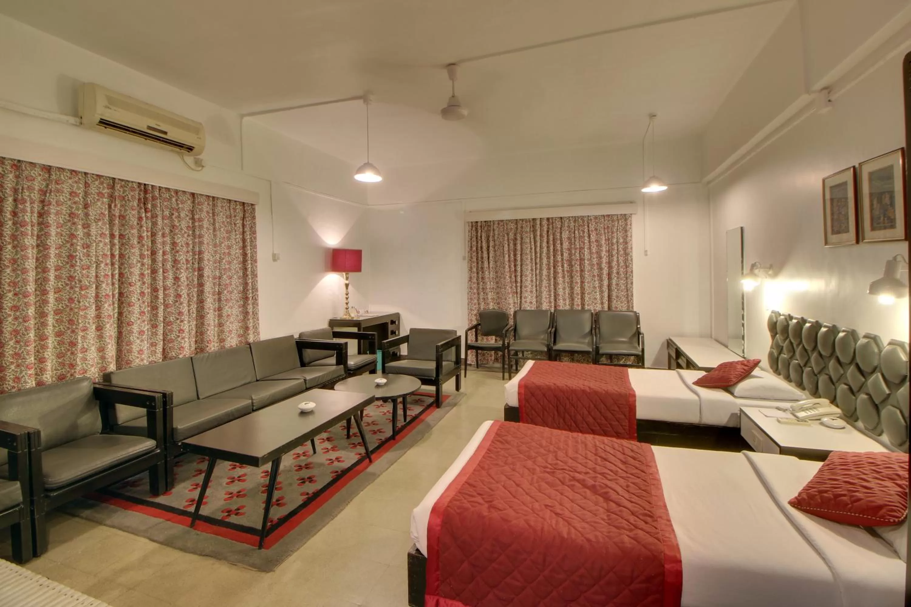 Bedroom in West End Hotel Opp Bombay Hospital