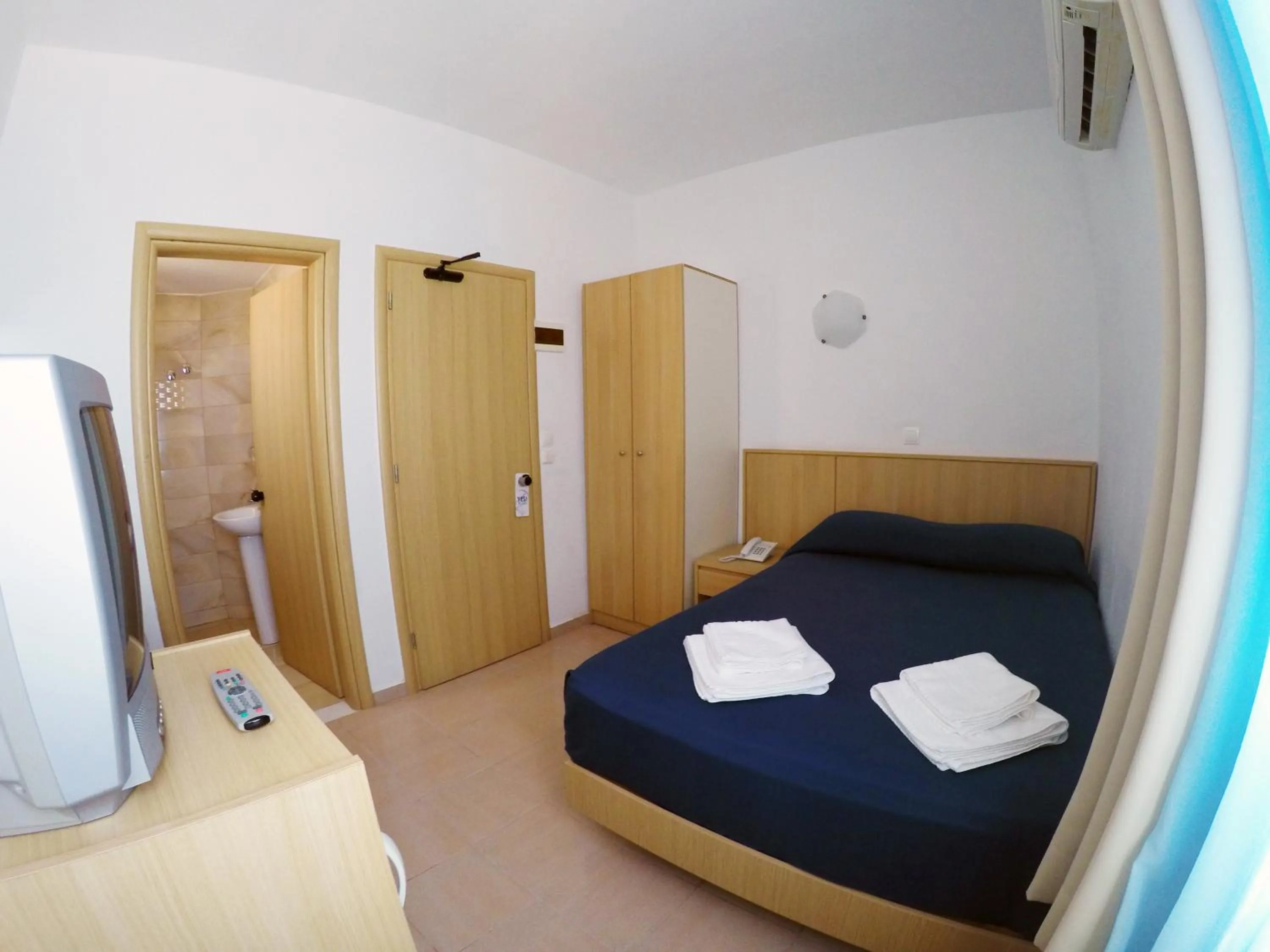 Photo of the whole room, Bed in Europa Hotel