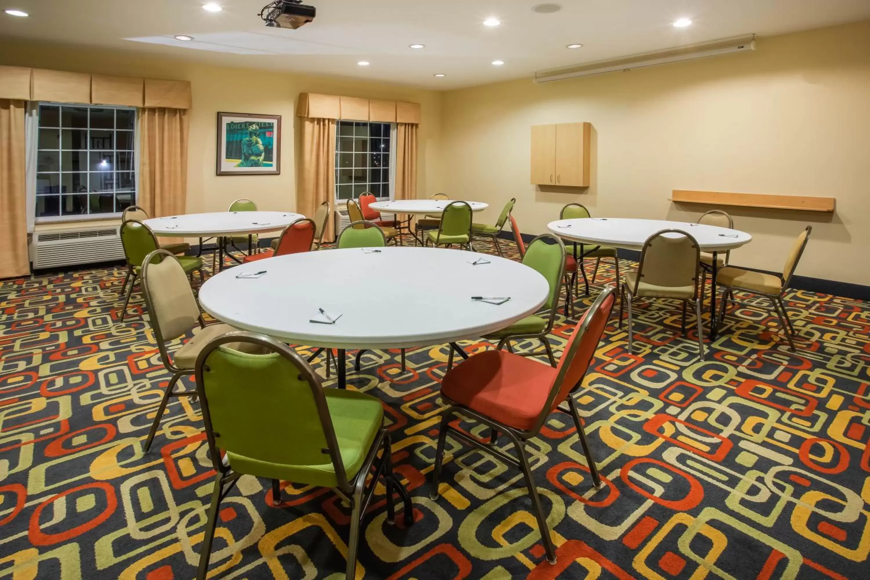 Meeting/conference room in La Quinta by Wyndham Rochester Mayo Clinic Area South