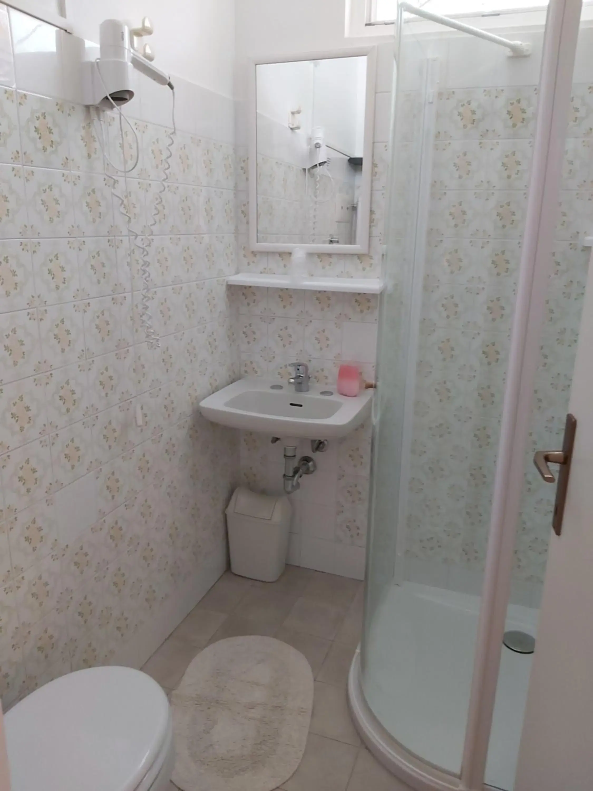 Toilet, Bathroom in Hotel Casa Popi