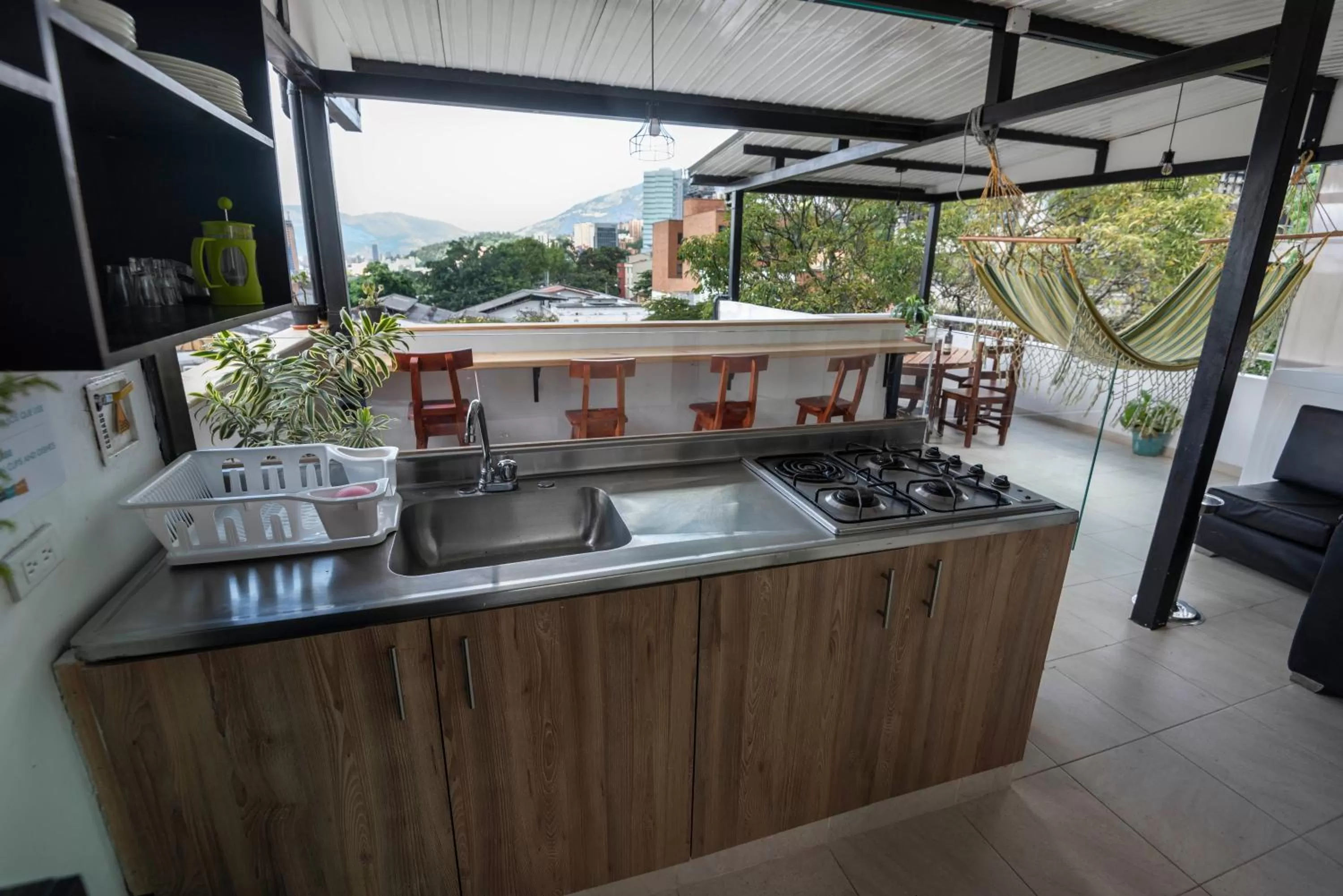 Kitchen or kitchenette in Poblado Guest House