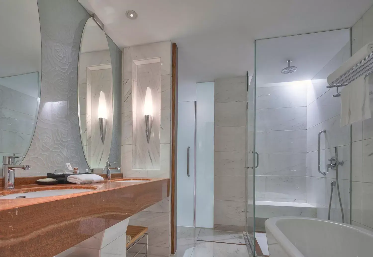 Shower, Bathroom in Sheraton Zhoushan Hotel