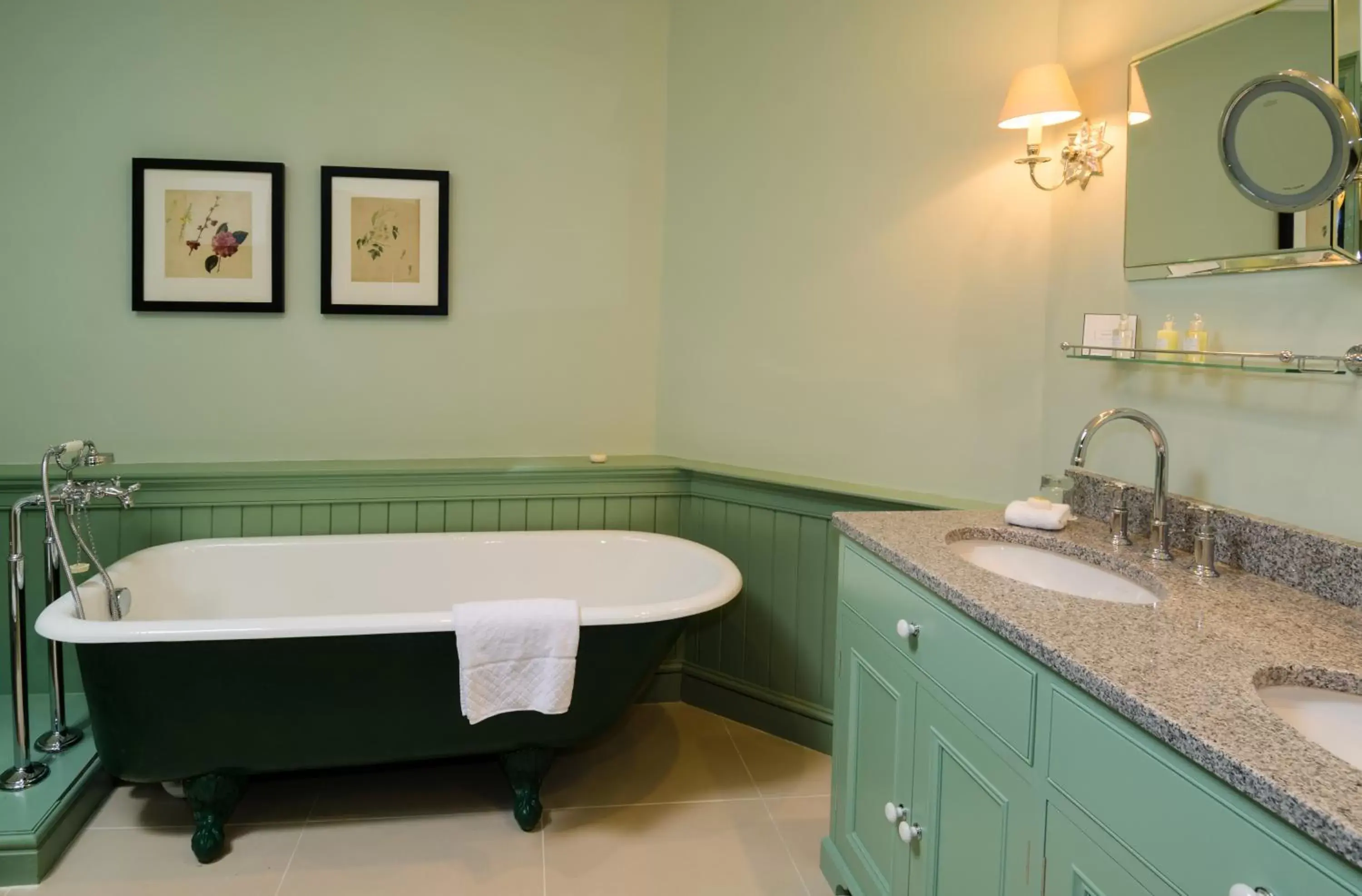 Bathroom in The Royal Crescent Hotel & Spa